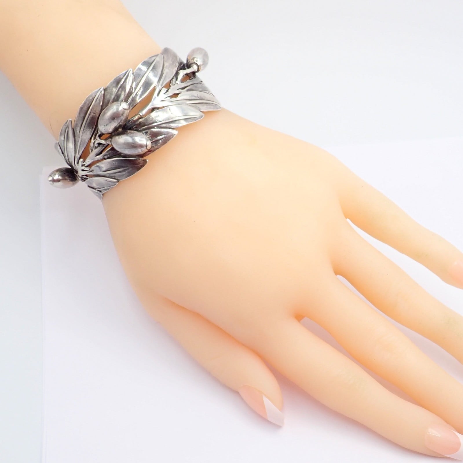 Rare! Vintage Mario Buccellati Silver Olive Leaf Branch Cuff Bracelet | Fortrove