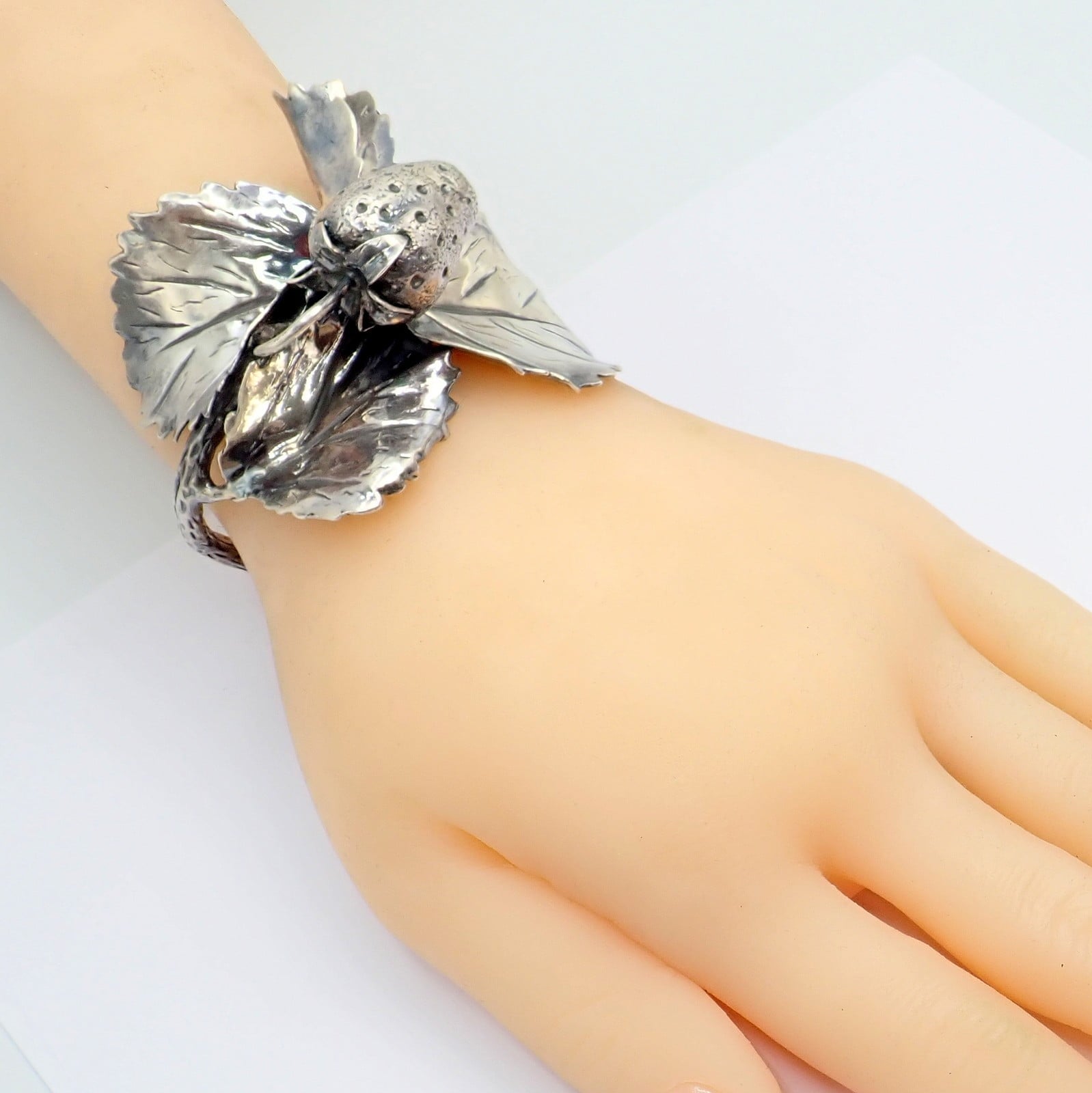 Buccellati Jewelry & Watches:Fine Jewelry:Bracelets & Charms Rare! Vintage Mario Buccellati Silver Strawberry Leaf Branch Cuff Bracelet