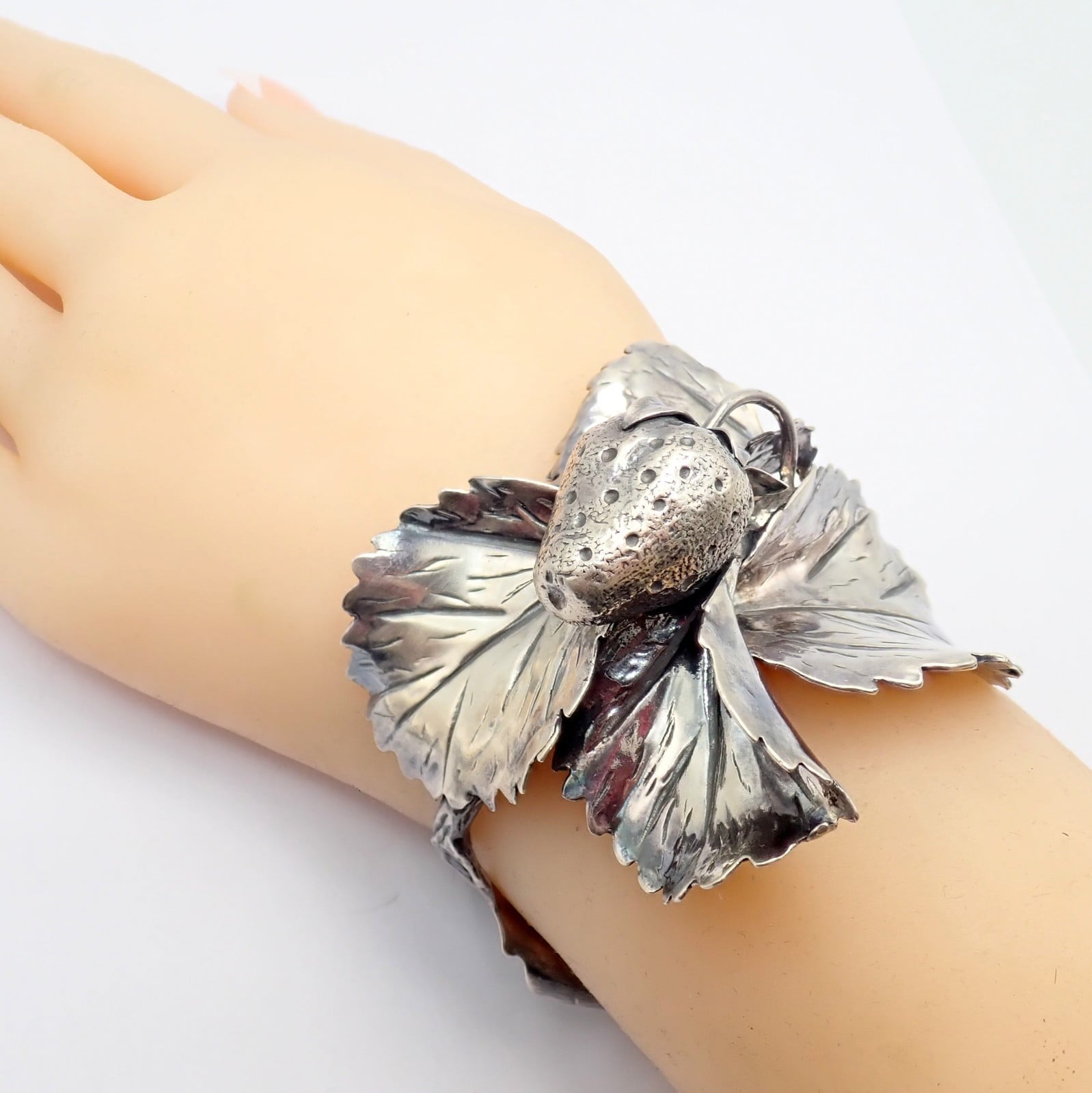 Buccellati Jewelry & Watches:Fine Jewelry:Bracelets & Charms Rare! Vintage Mario Buccellati Silver Strawberry Leaf Branch Cuff Bracelet