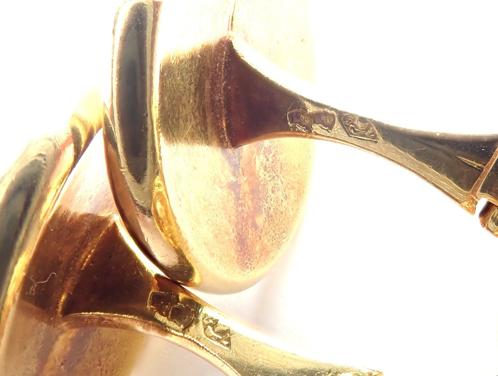 Vintage! Van Cleef & Arpels G. L'Enfant 18k Yellow Gold Zodiac Taurus Cufflinks | Fortrove