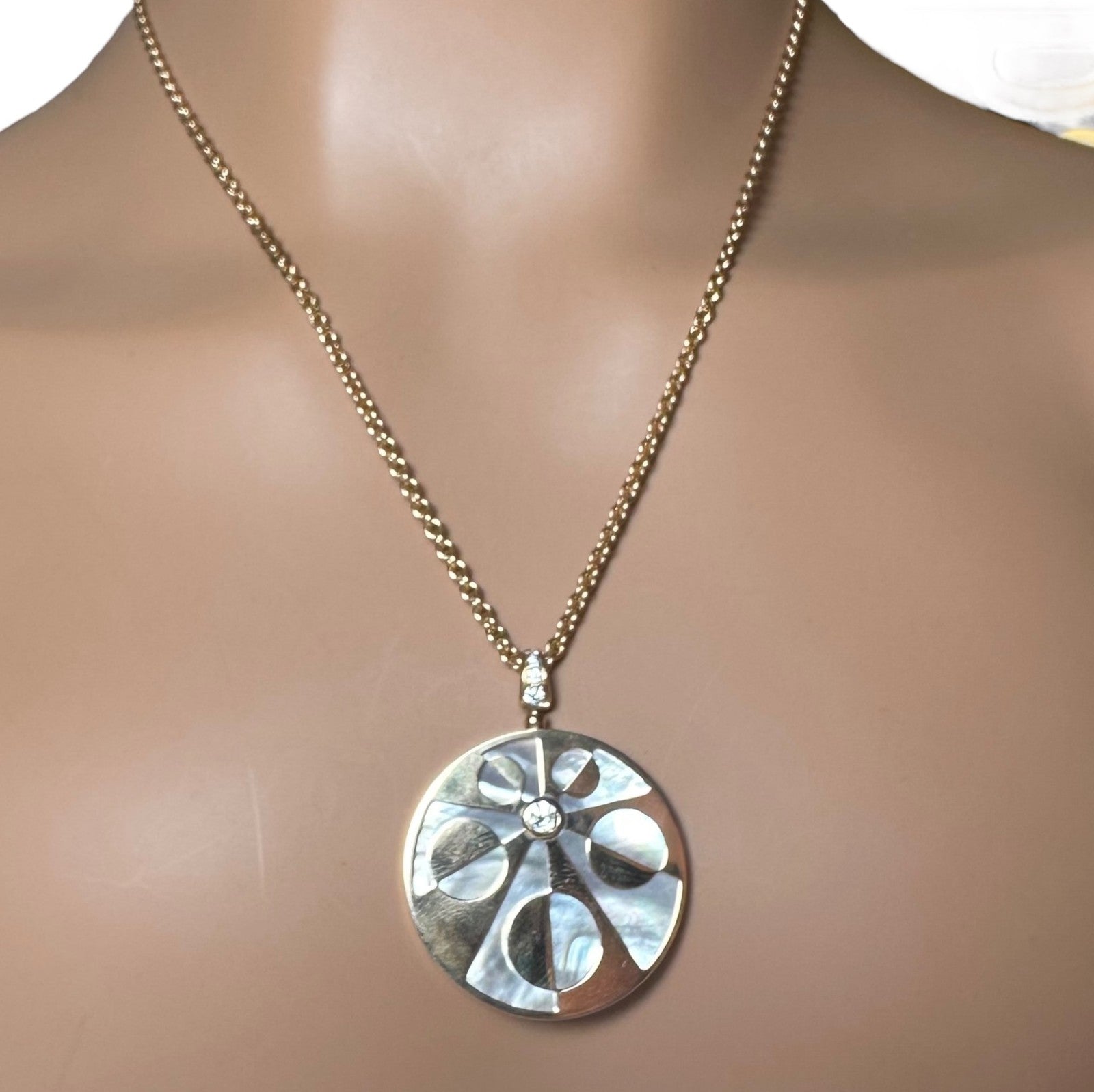 Rare! Bvlgari Bulgari Intarsio 18k Rose Gold Diamond Mother of Pearl Necklace | Fortrove