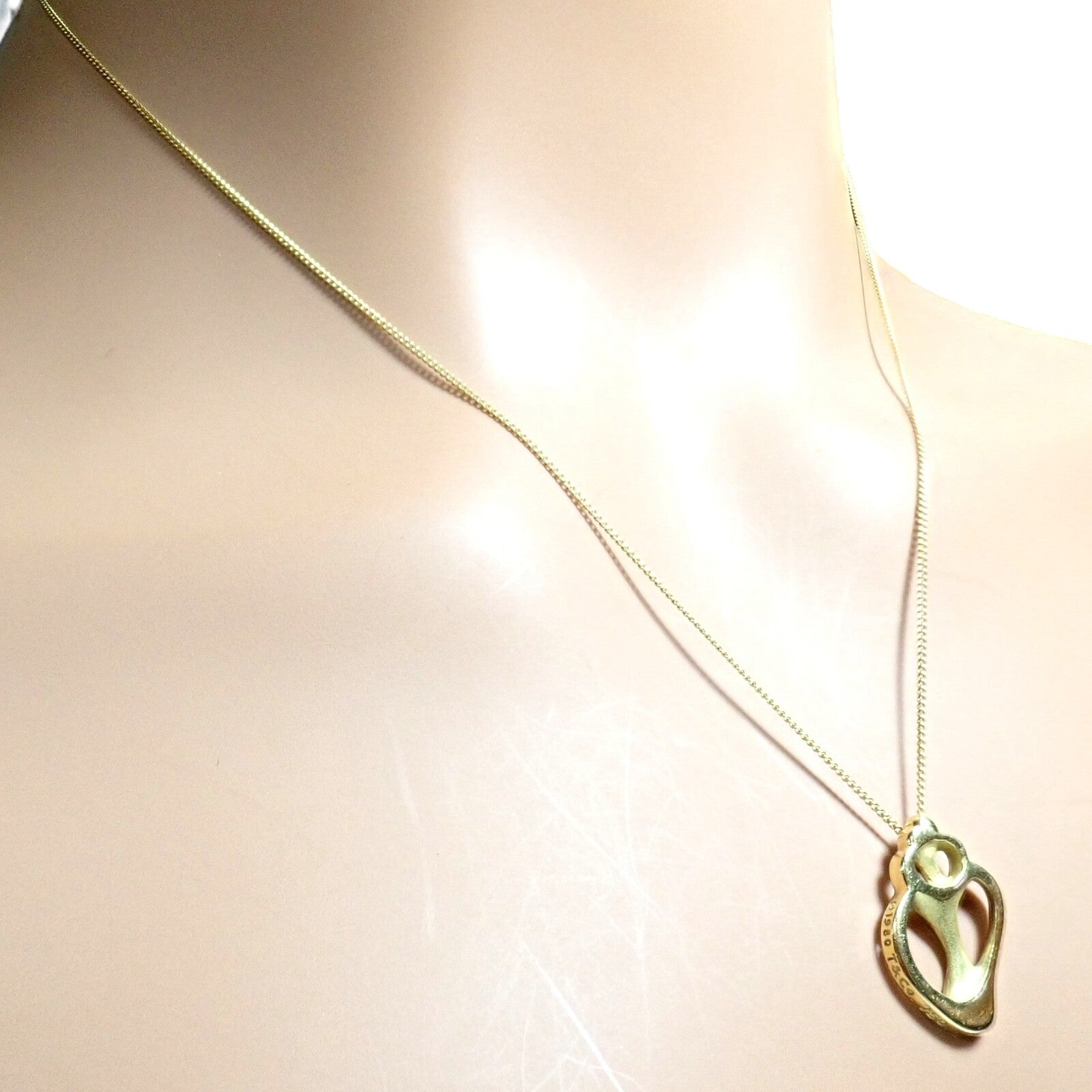 Authentic! Vintage Tiffany & Co 18K Yellow Gold Sea Shell Pendant Necklace 1980 | Fortrove