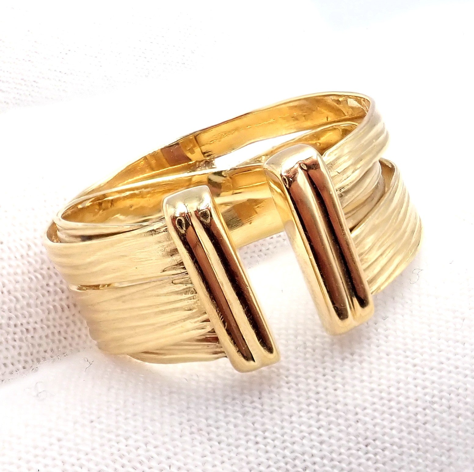 Authentic! Roberto Coin 18k Yellow Gold Diamond Silk Weave Ring sz 7 | Fortrove