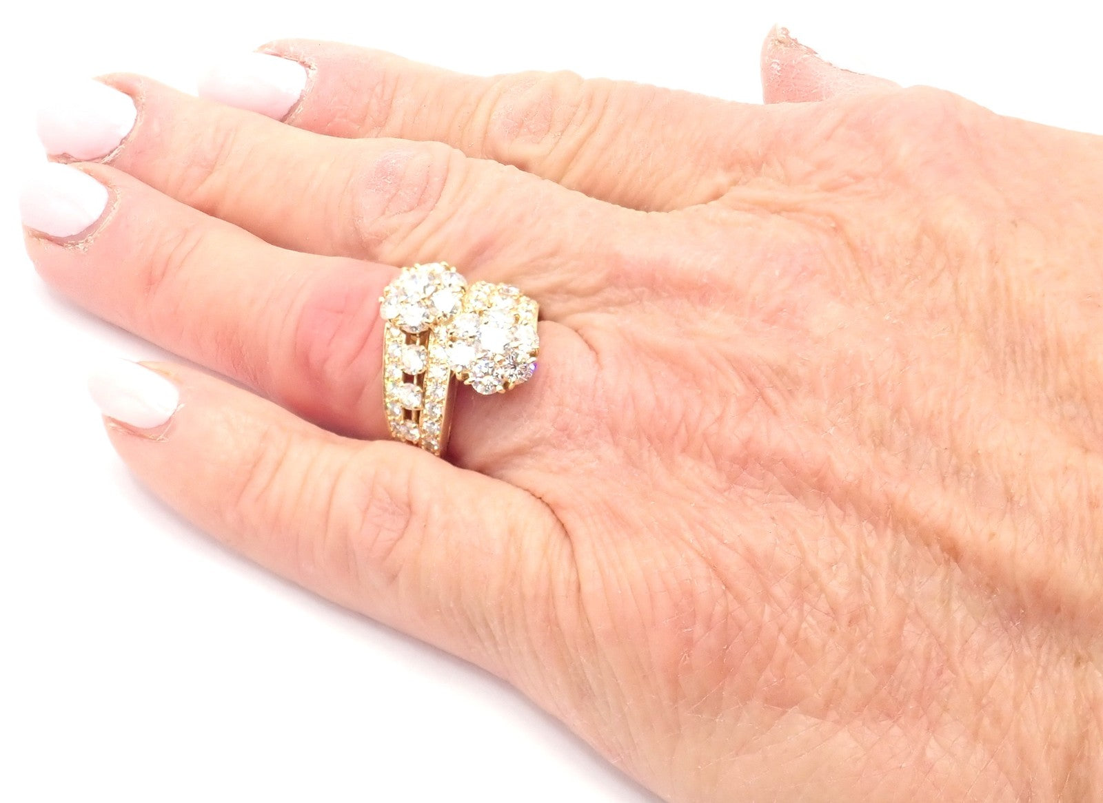 Authentic! Van Cleef & Arpels Snowflake 18k Yellow Gold Diamond Two Flower Ring | Fortrove