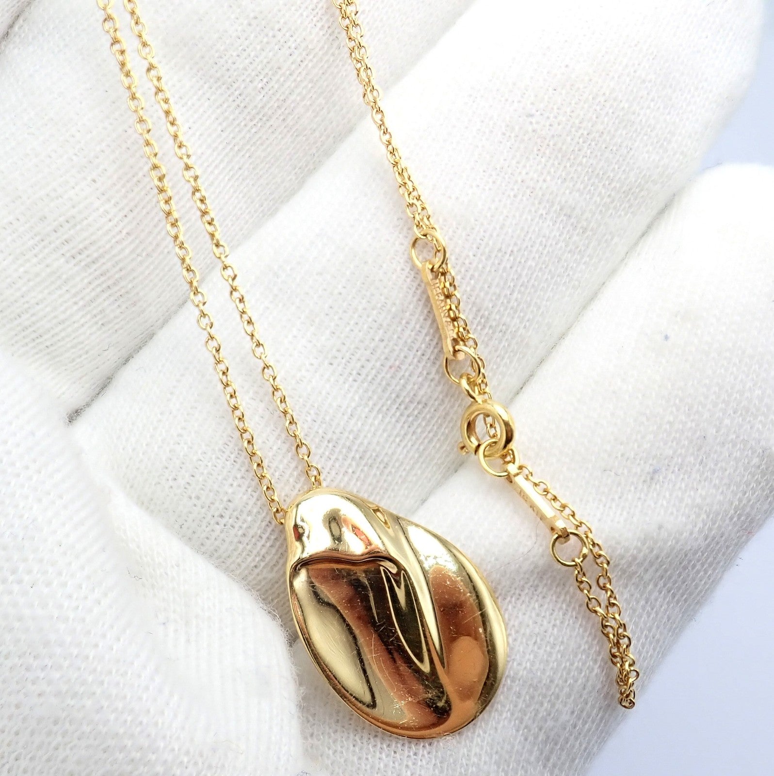 Tiffany & Co Peretti 18k Yellow Gold Madonna Medium Pendant Chain Necklace | Fortrove