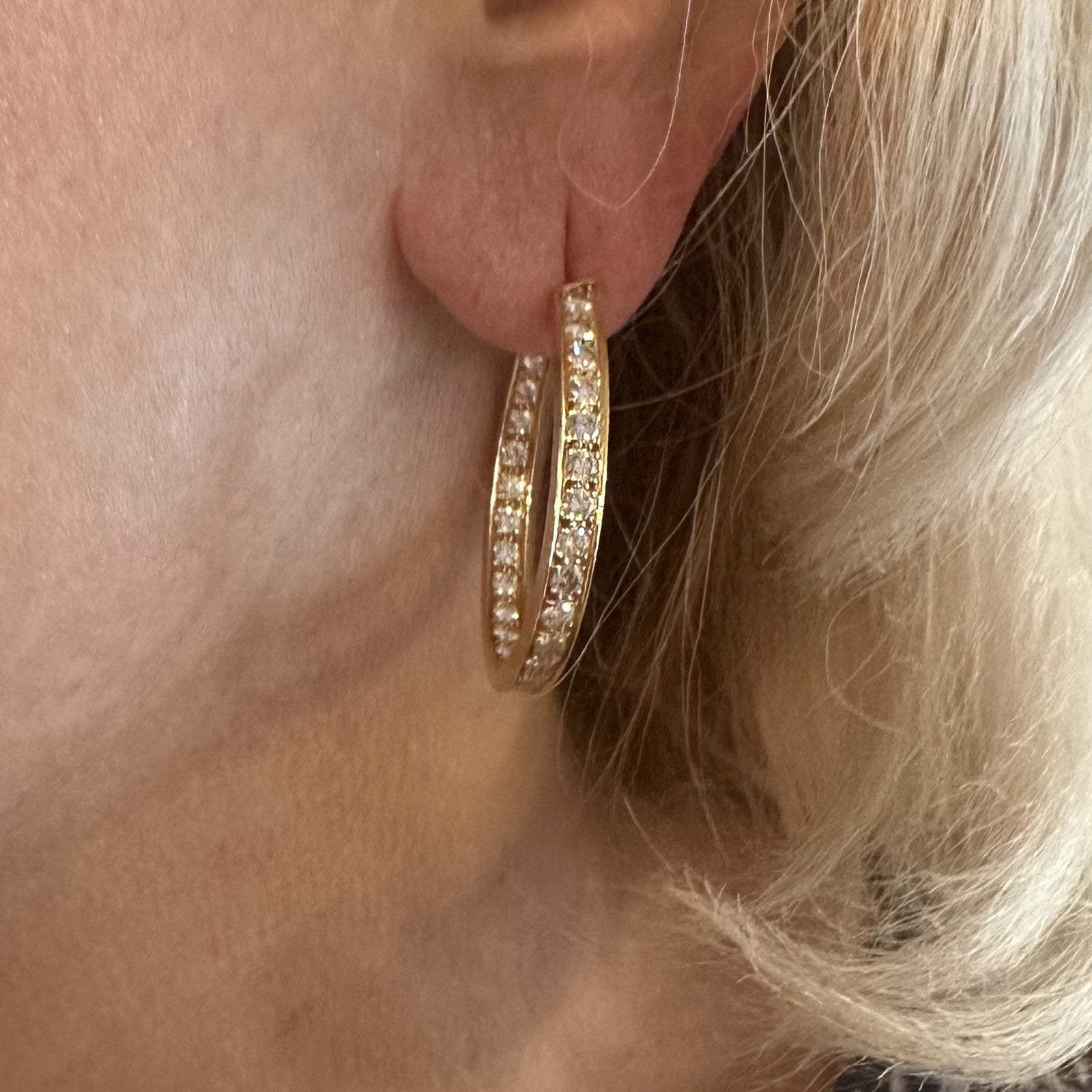 Authentic! Van Cleef & Arpels 18k Yellow Gold Diamond Large Hoop Earrings | Fortrove