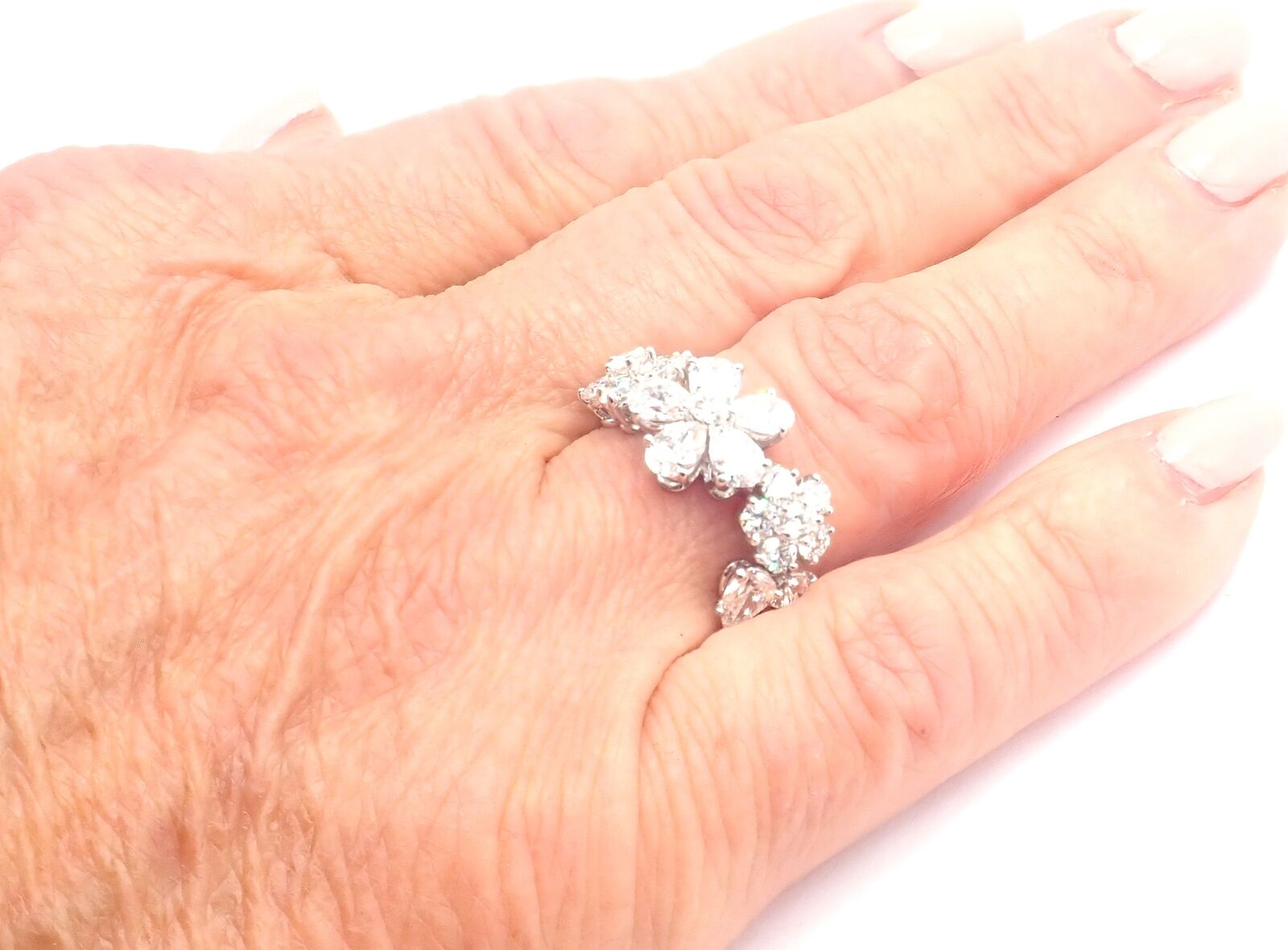 Authentic! Van Cleef & Arpels Folie des Pres 18k White Gold Diamond Flower Ring | Fortrove