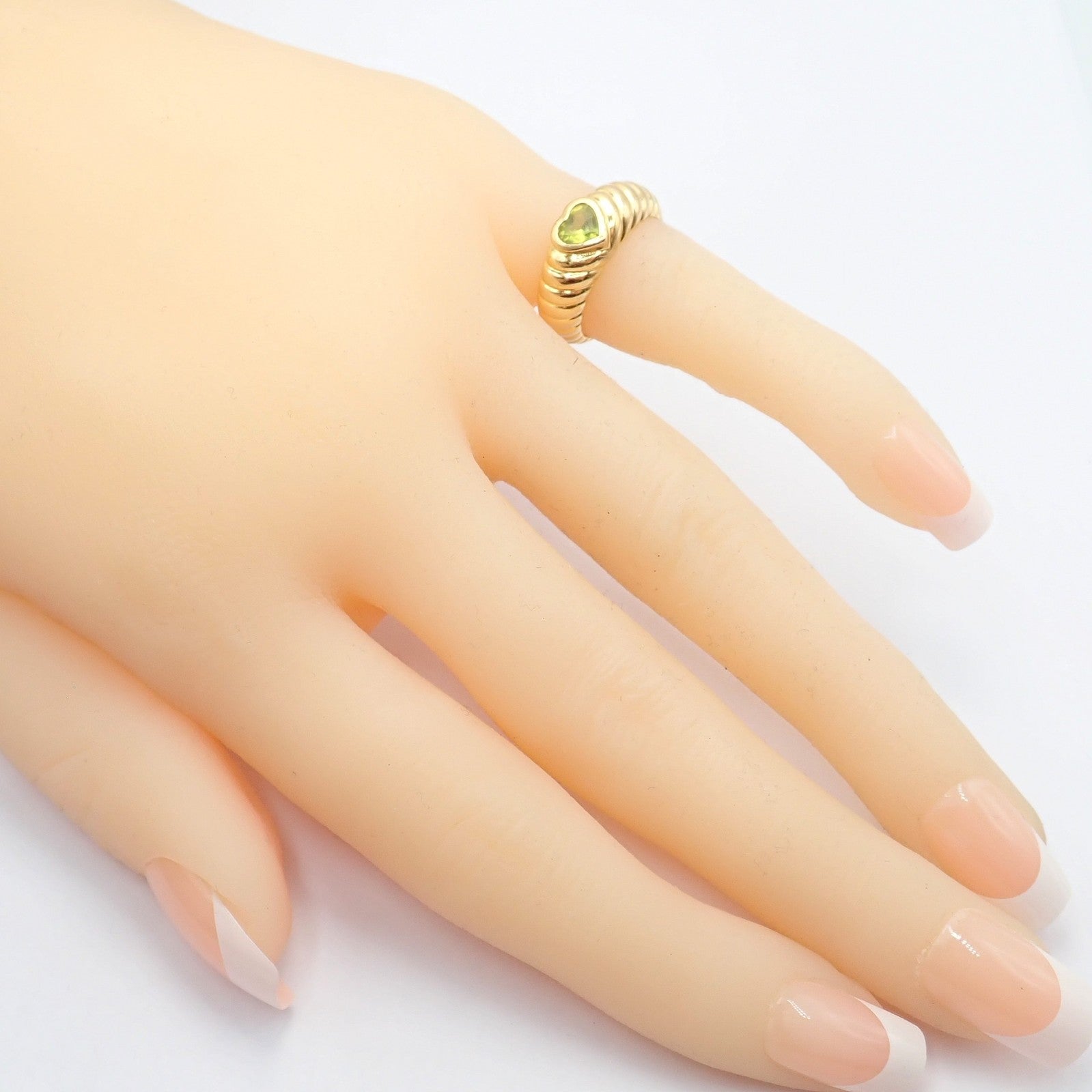 Vintage! Authentic Tiffany & Co 18k Yellow Gold Scalloped Heart Peridot Ring | Fortrove