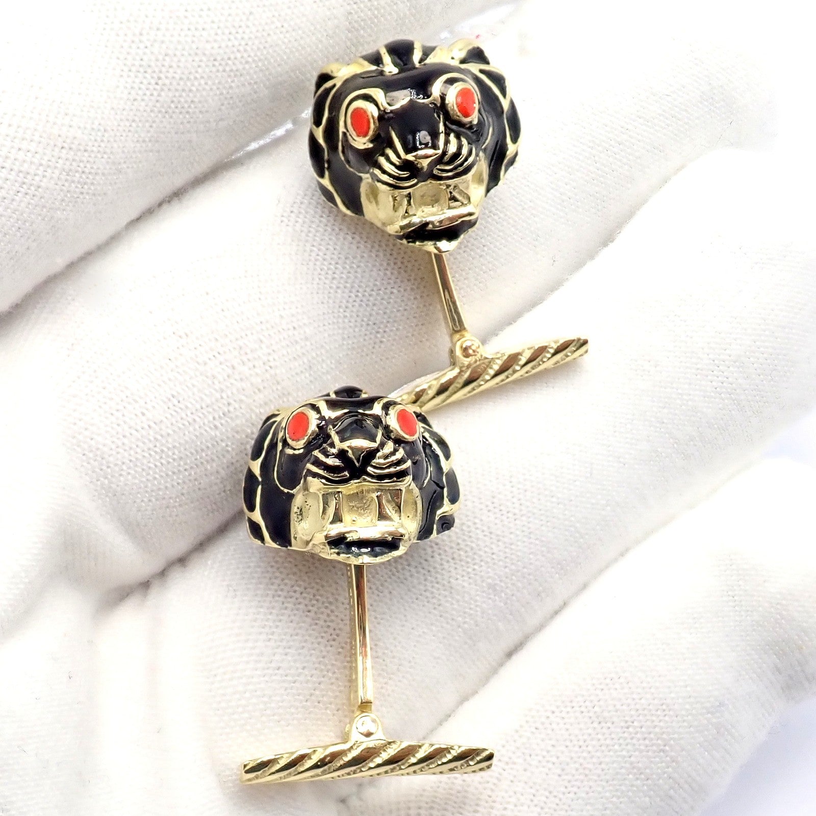 Vintage! David Webb 18k Yellow Gold Black Enamel Lion Cufflinks | Fortrove