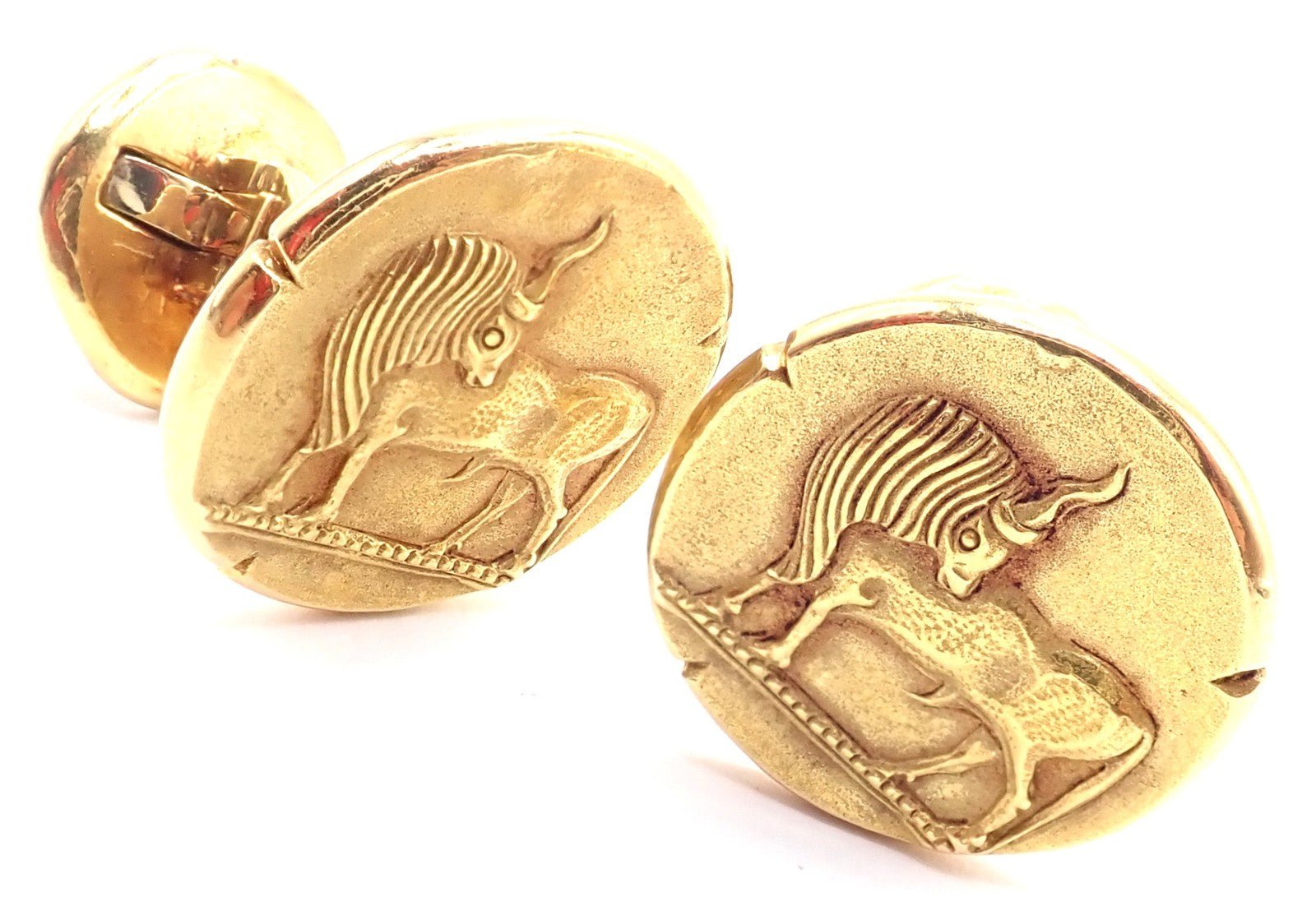 Vintage! Van Cleef & Arpels G. L'Enfant 18k Yellow Gold Zodiac Taurus Cufflinks | Fortrove