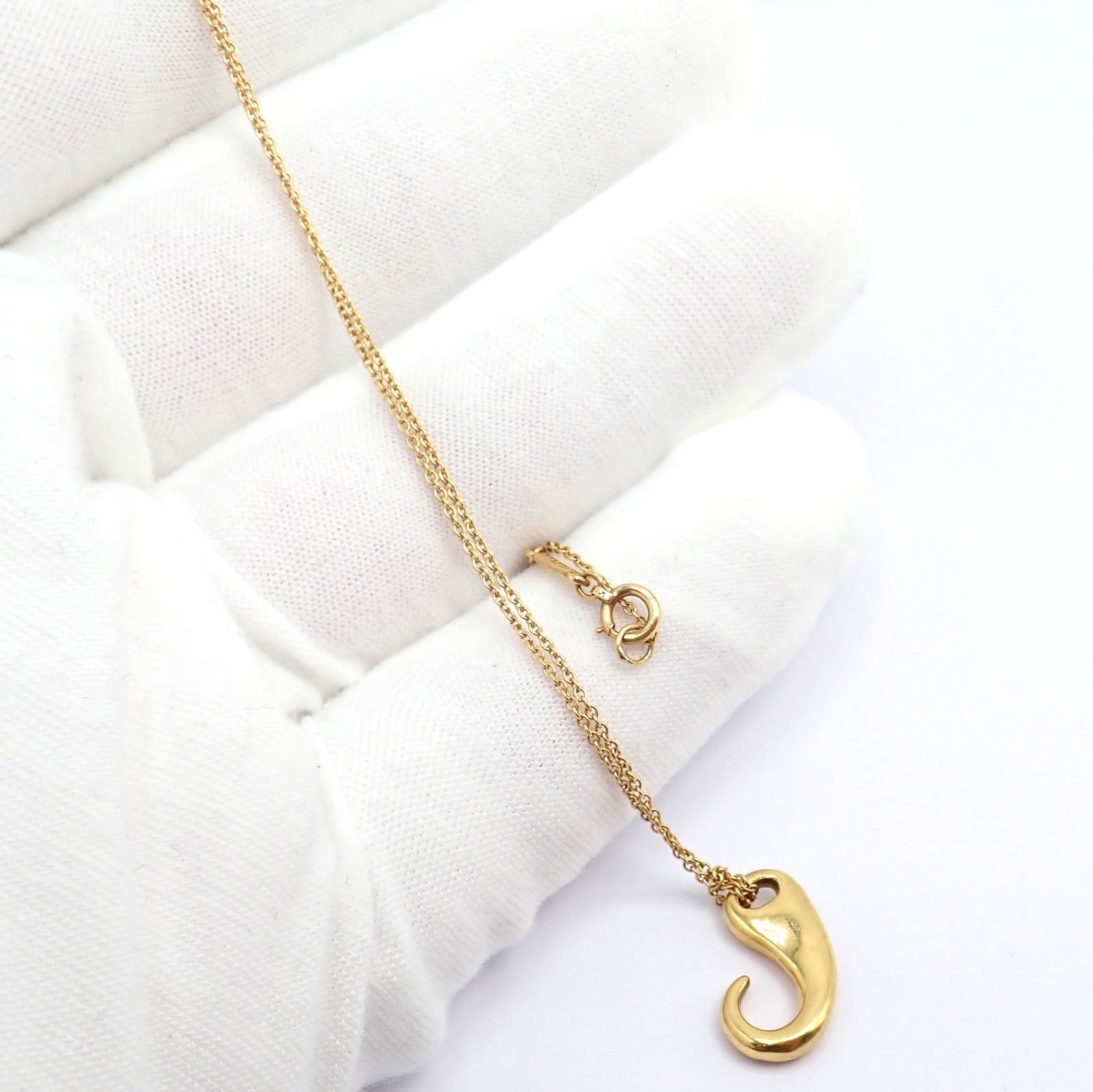 Vintage! Tiffany & Co Peretti 18k Gold Fish Hook Nautical Horn Pendant Necklace | Fortrove
