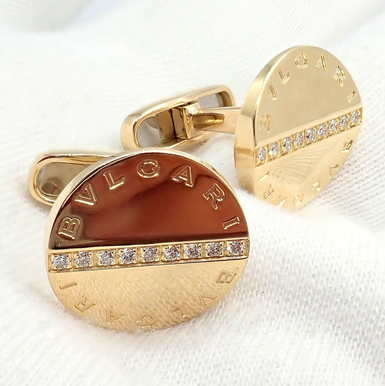 Authentic! Bvlgari Bulgari 18k Yellow Gold Diamond Classic Round Cufflinks | Fortrove