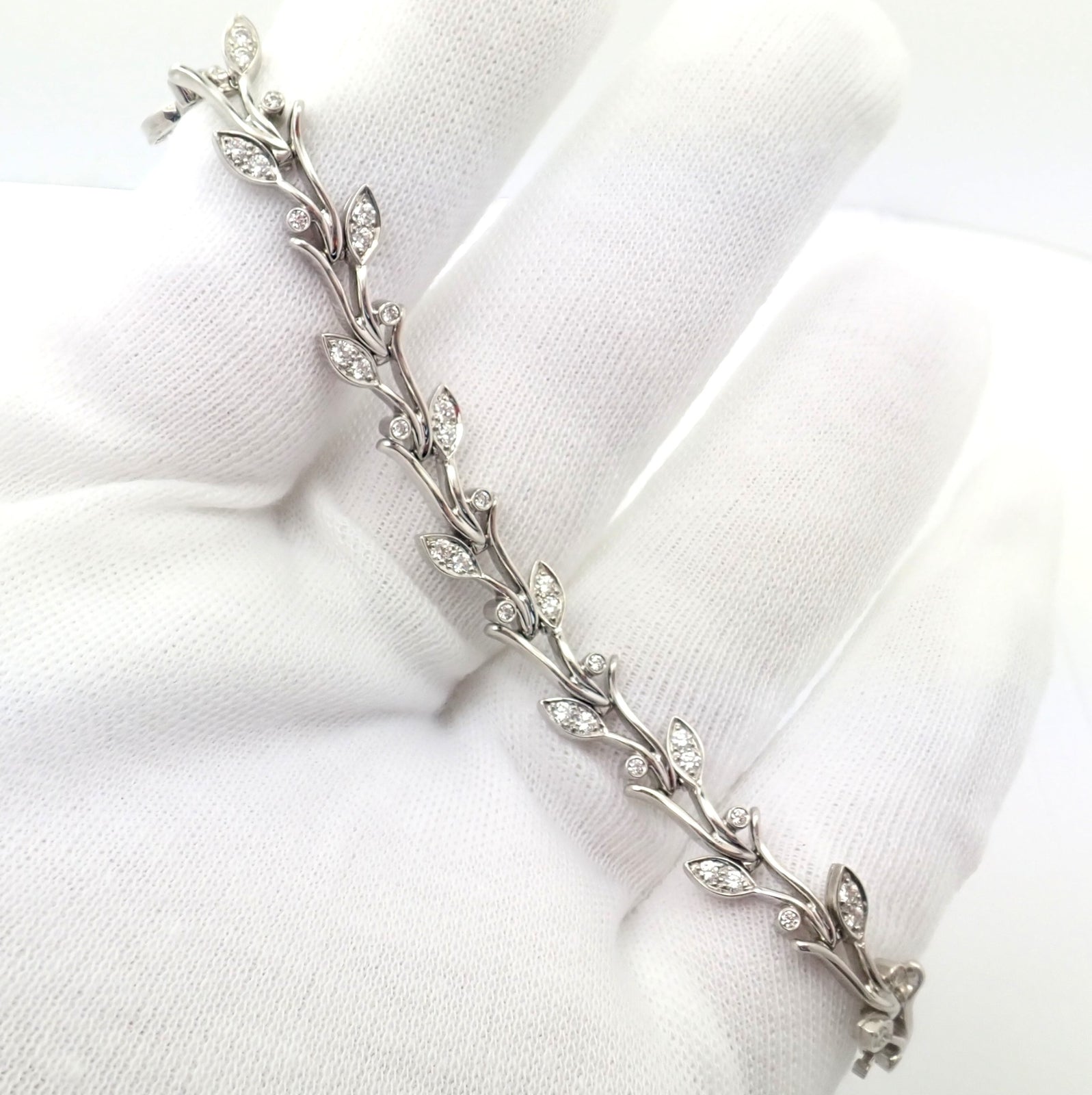 Authentic! Tiffany & Co Platinum Diamond Garland Bracelet | Fortrove