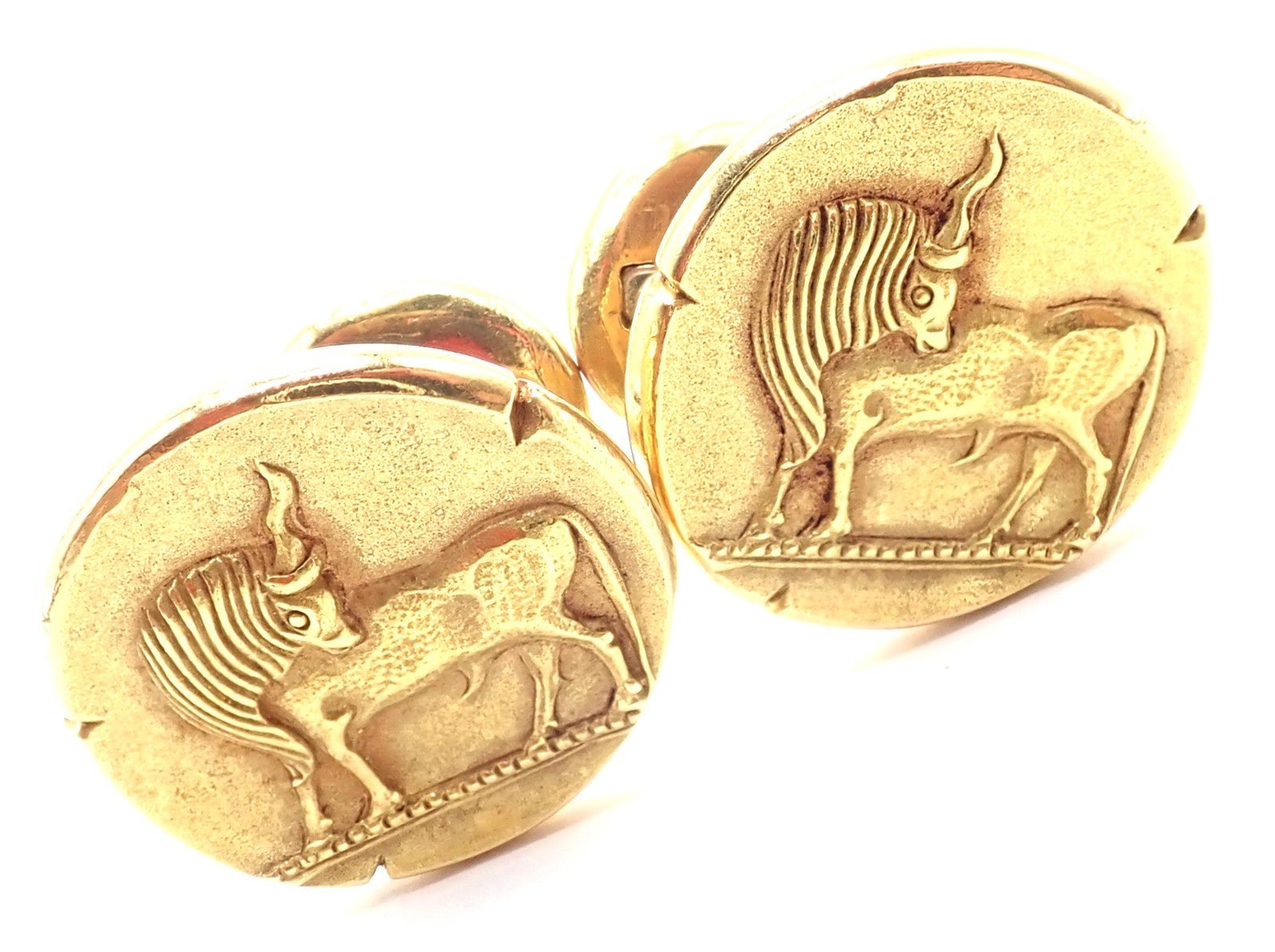 Vintage! Van Cleef & Arpels G. L'Enfant 18k Yellow Gold Zodiac Taurus Cufflinks | Fortrove