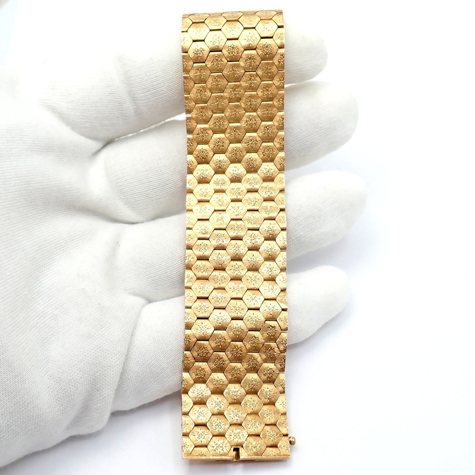 Authentic! Vintage Mario Buccellati 18k Yellow Gold Honeycomb Hexagon Bracelet | Fortrove