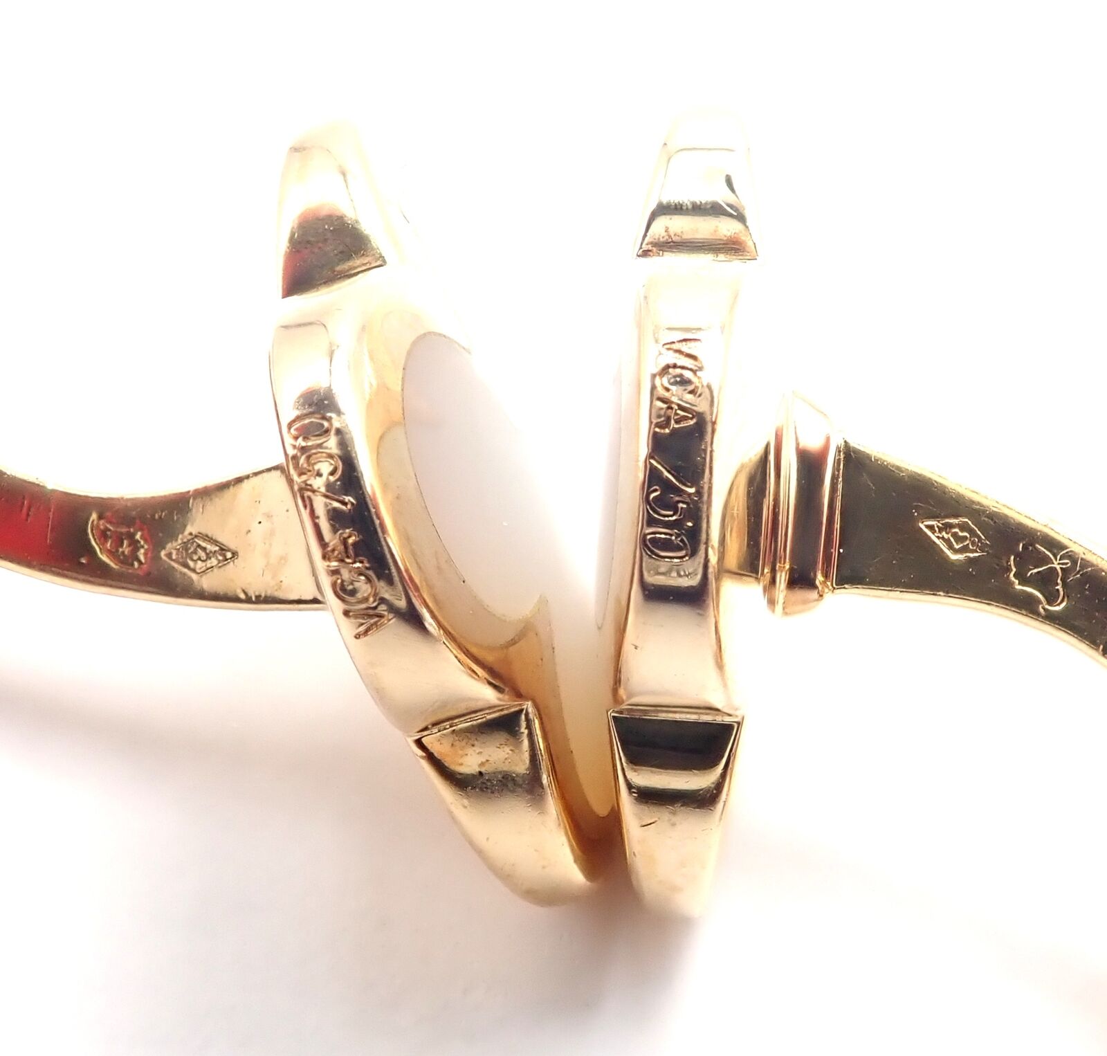 Van Cleef & Arpels 18k Yellow Gold Pure Alhambra Mother Of Pearl Cufflinks Cert. | Fortrove