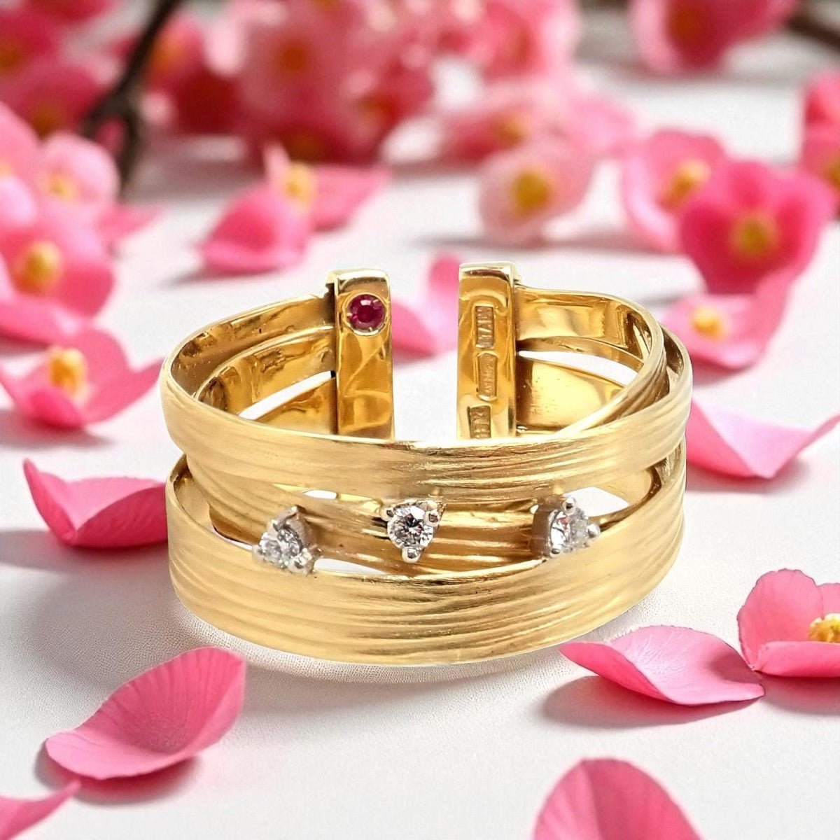 Authentic! Roberto Coin 18k Yellow Gold Diamond Silk Weave Ring sz 7 | Fortrove