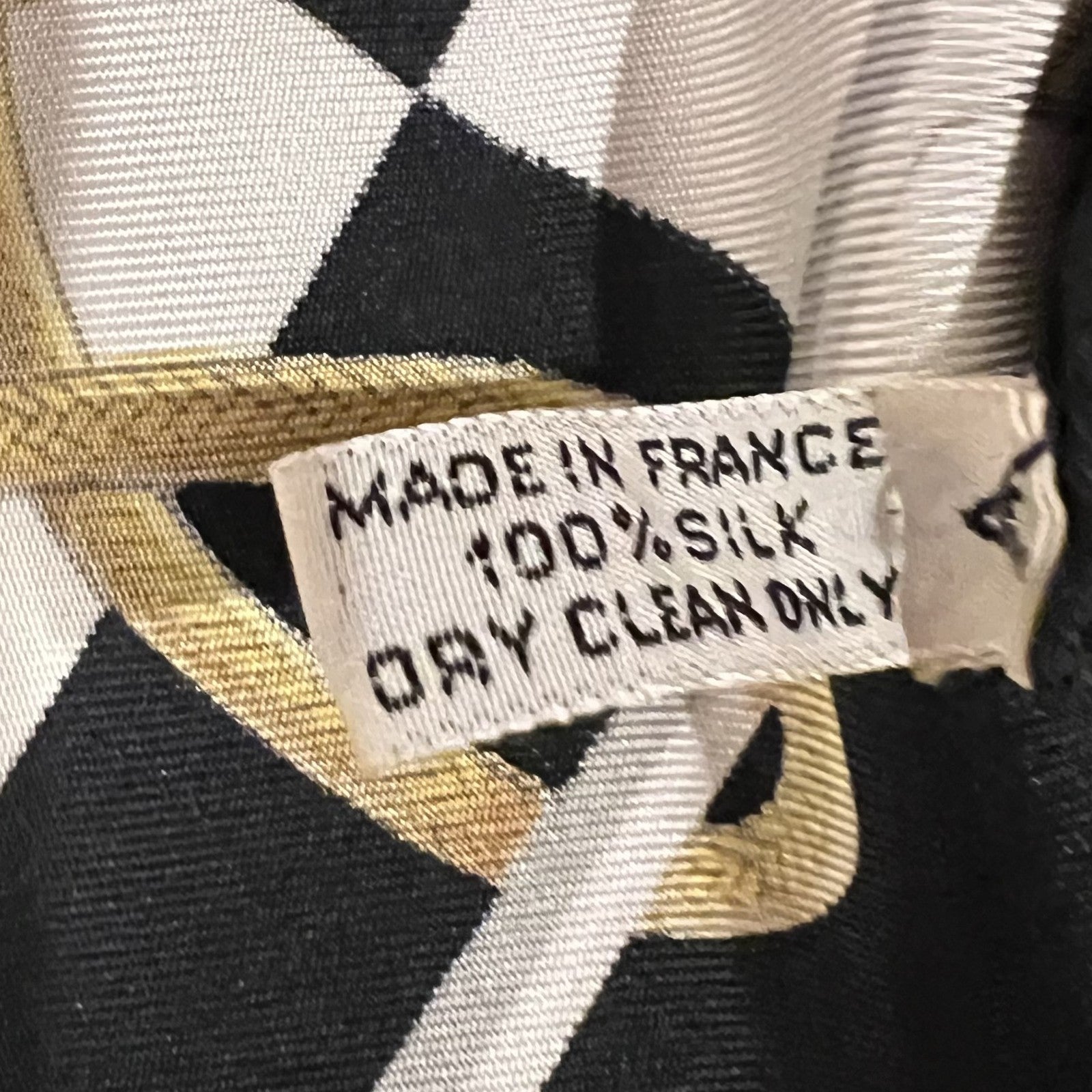 AUTHENTIC! HERMES Cliquetis 90cm Silk Scarf | Fortrove