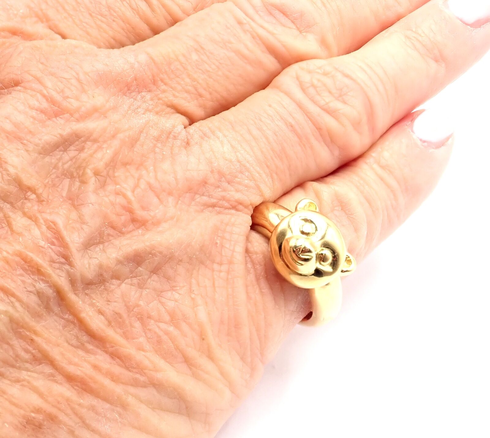 Authentic! Van Cleef & Arpels 18k Yellow Gold Teddy Bear Band Ring Pendant | Fortrove