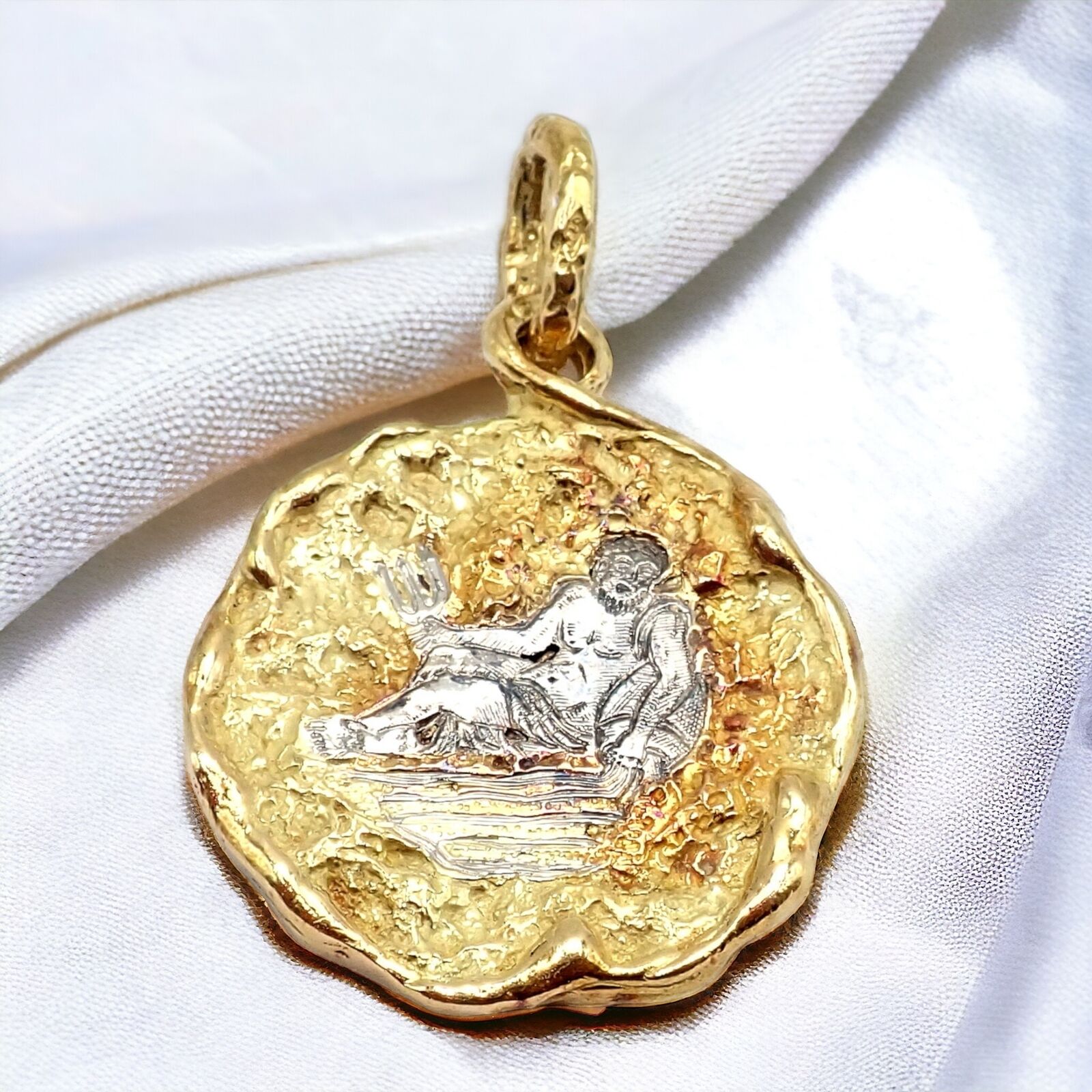 Rare! Vintage Chaumet Paris 18k Yellow Gold Zodiac Aquarius Pendant Medallion | Fortrove