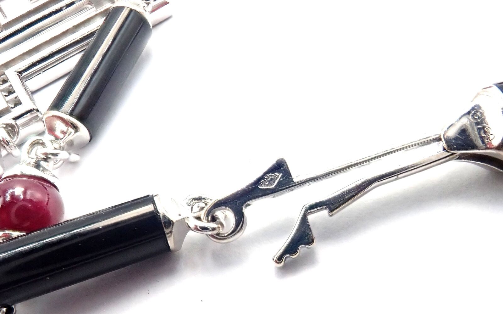 Cartier Le Baiser Du Dragon 18k White Gold Onyx Ruby Diamond Pendant Necklace | Fortrove