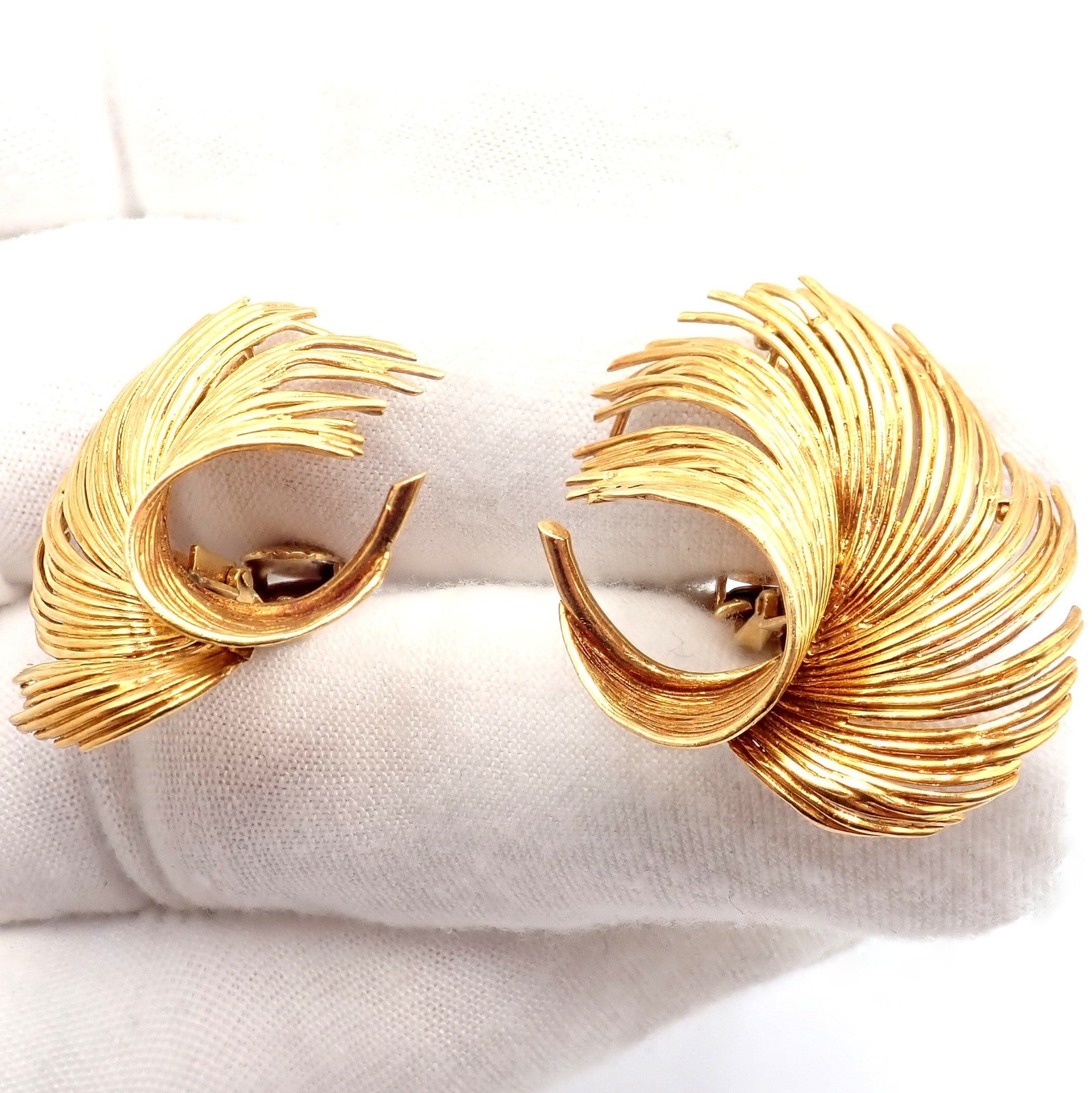 Authentic! Vintage Tiffany & Co 18k Yellow Gold Leaf Earrings | Fortrove