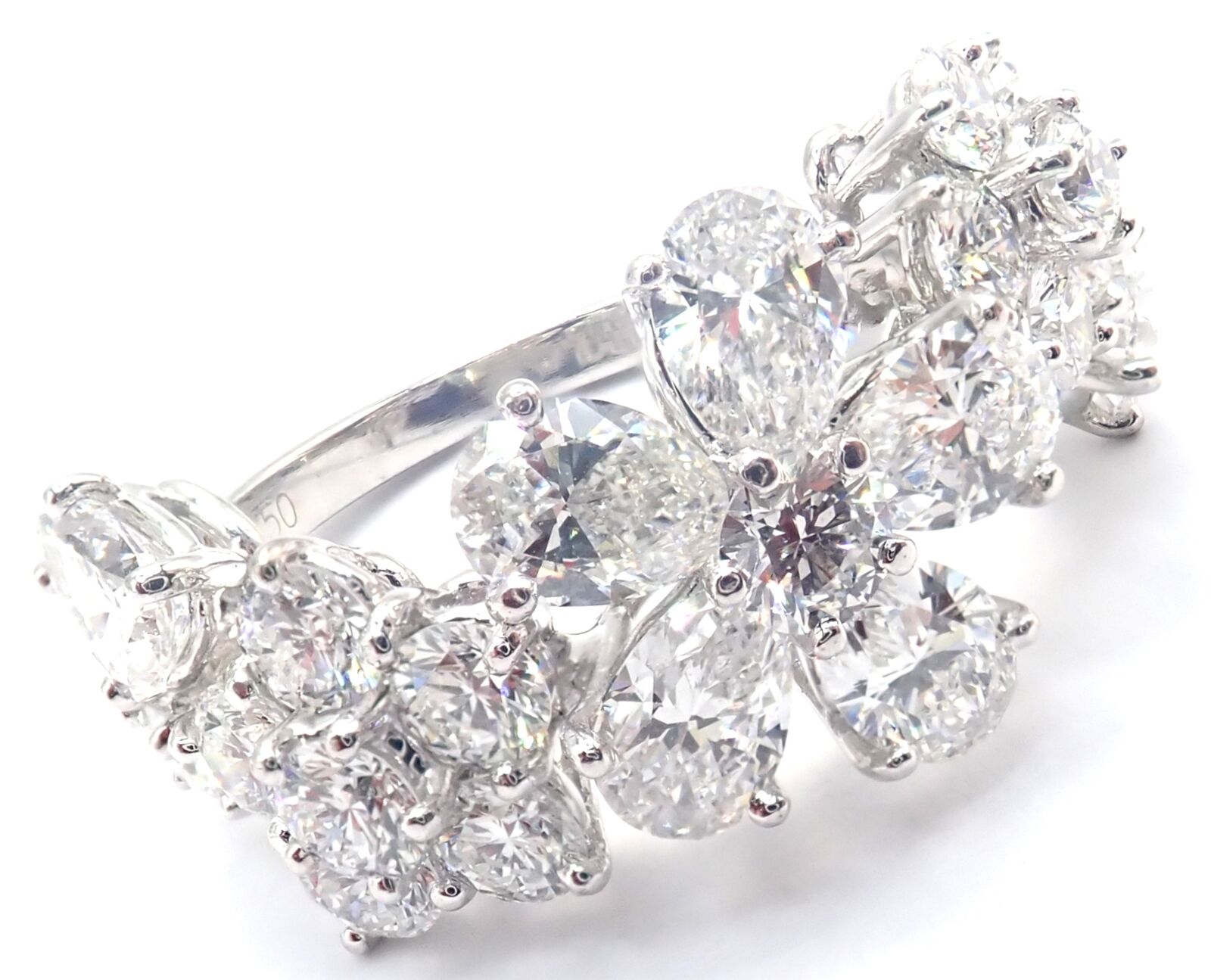 Authentic! Van Cleef & Arpels Folie des Pres 18k White Gold Diamond Flower Ring | Fortrove