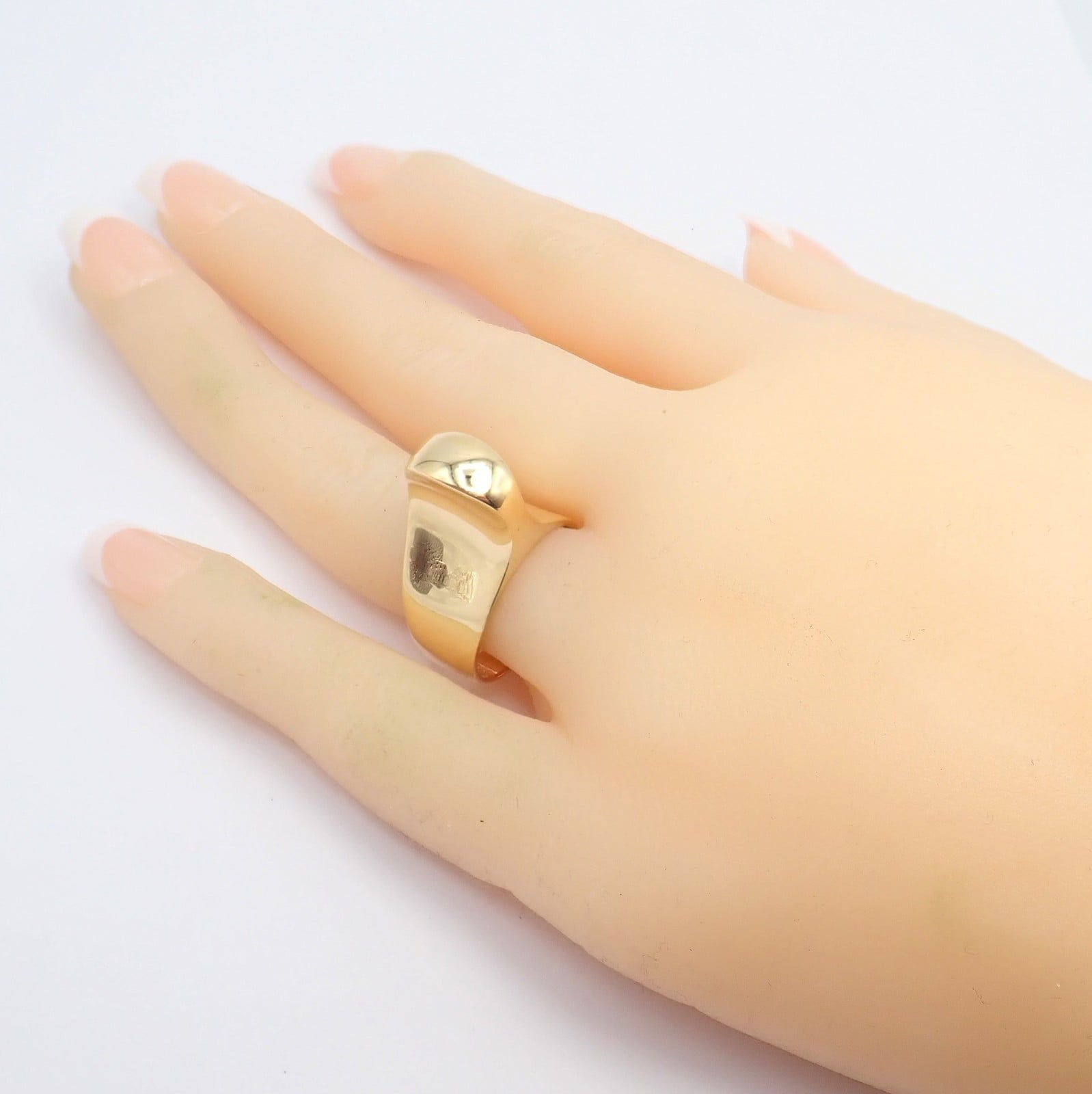 Authentic! Vintage Tiffany & Co. 18k Yellow Gold Large Top Curve Ring Sz 7 | Fortrove