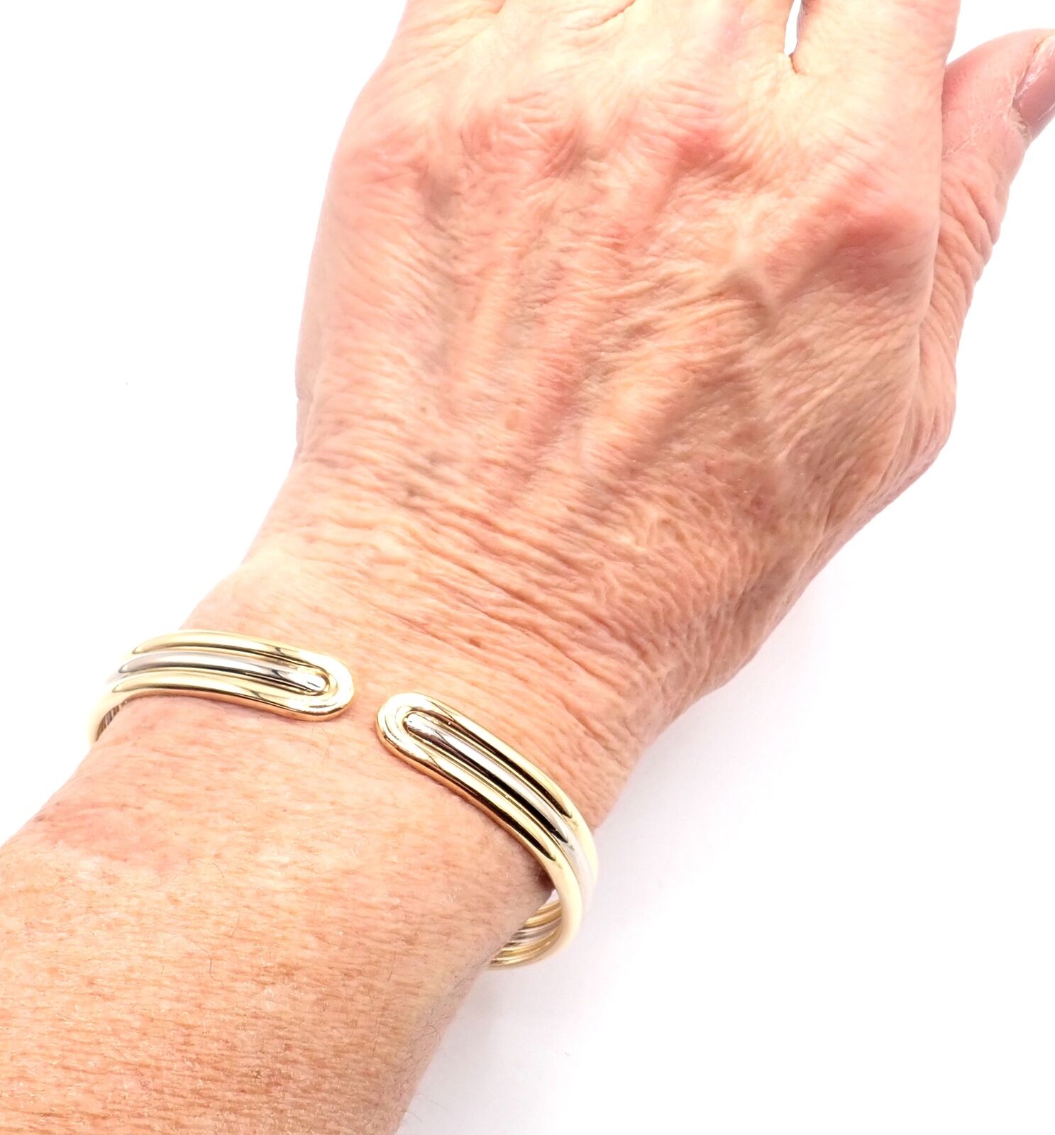 Authentic! Van Cleef & Arpels 18k Yellow & White Gold Bangle Cuff Bracelet Paper | Fortrove