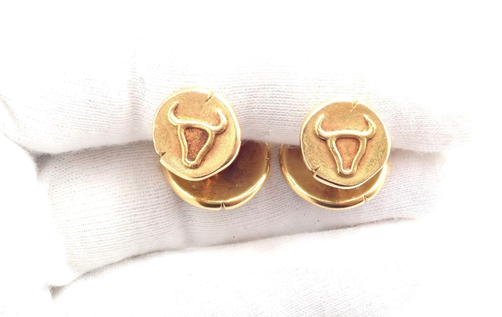 Vintage! Van Cleef & Arpels G. L'Enfant 18k Yellow Gold Zodiac Taurus Cufflinks | Fortrove