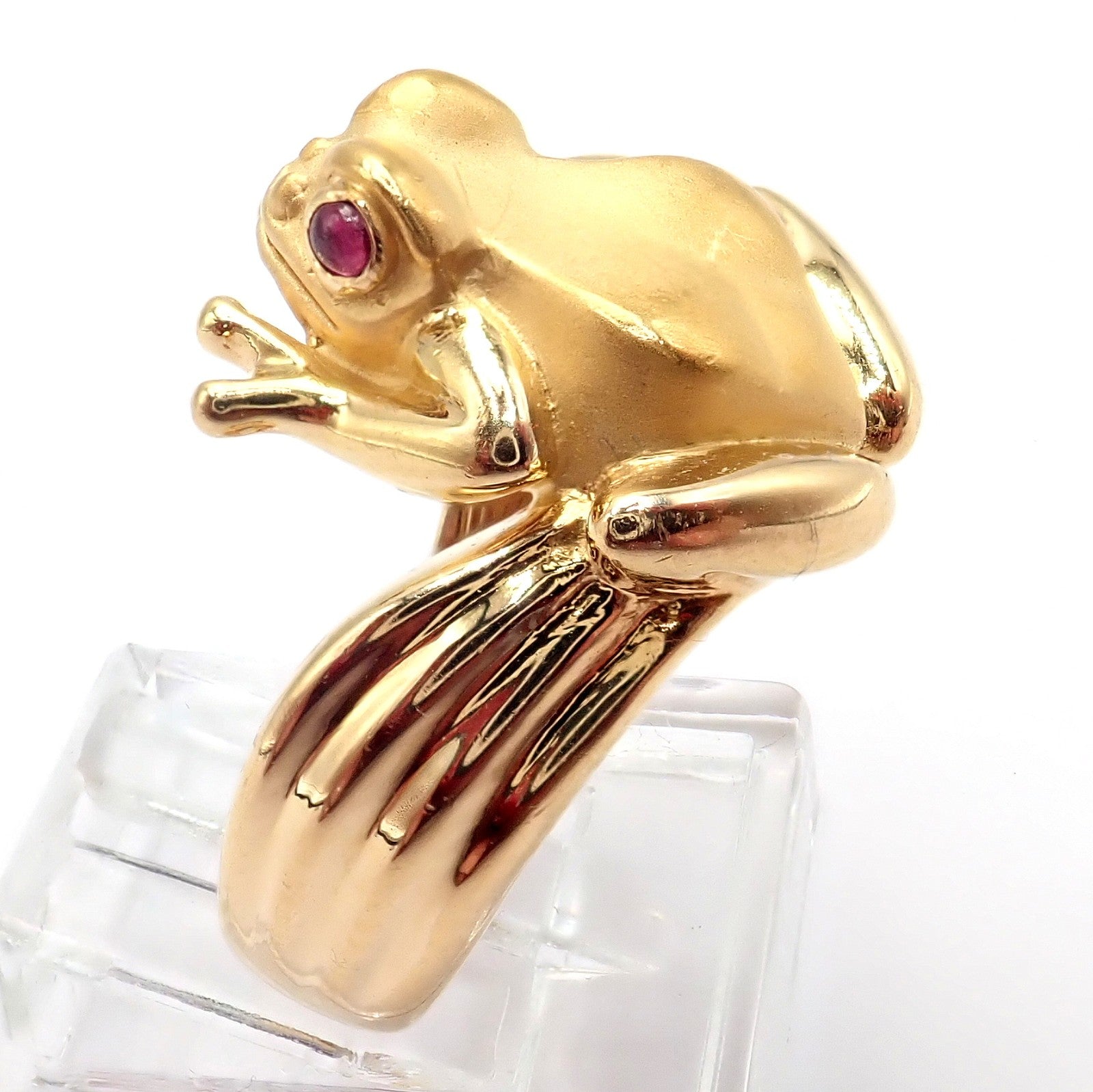 Rare! Carrera Y Carrera CyC 18k Yellow Gold Frog Ruby Ring | Fortrove