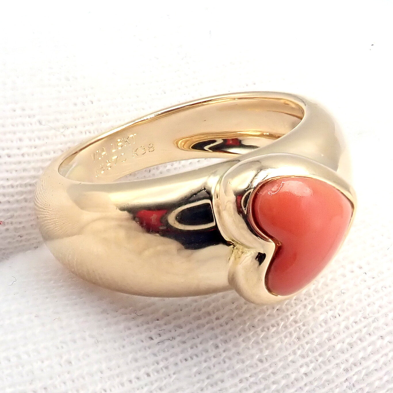 Rare! Authentic Van Cleef & Arpels 18k Yellow Gold Coral Heart Ring sz 4.5 | Fortrove