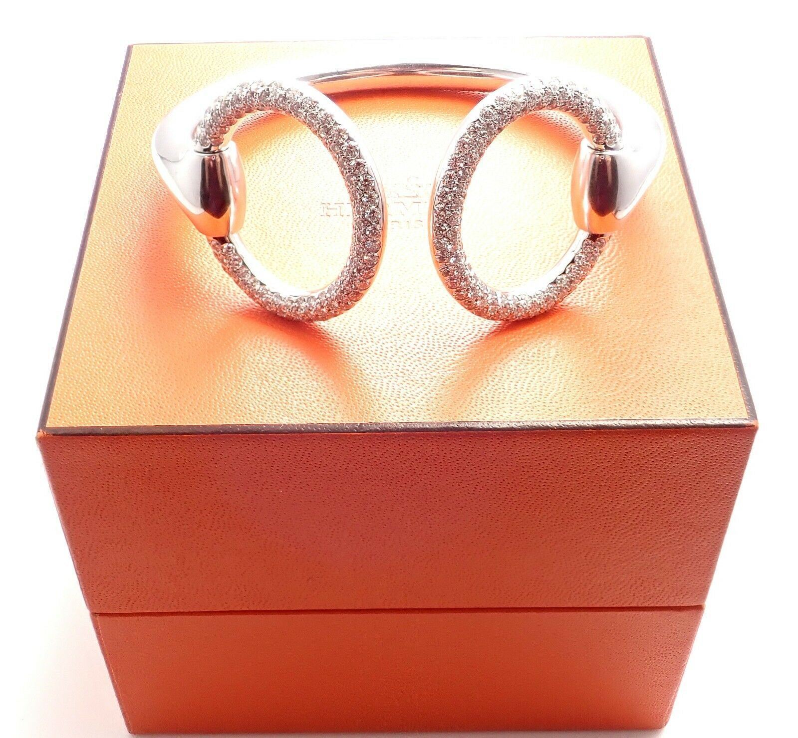 Authentic! Hermes Nausicaa 18K White Gold Diamond Horsebit Cuff Bangle Bracelet | Fortrove