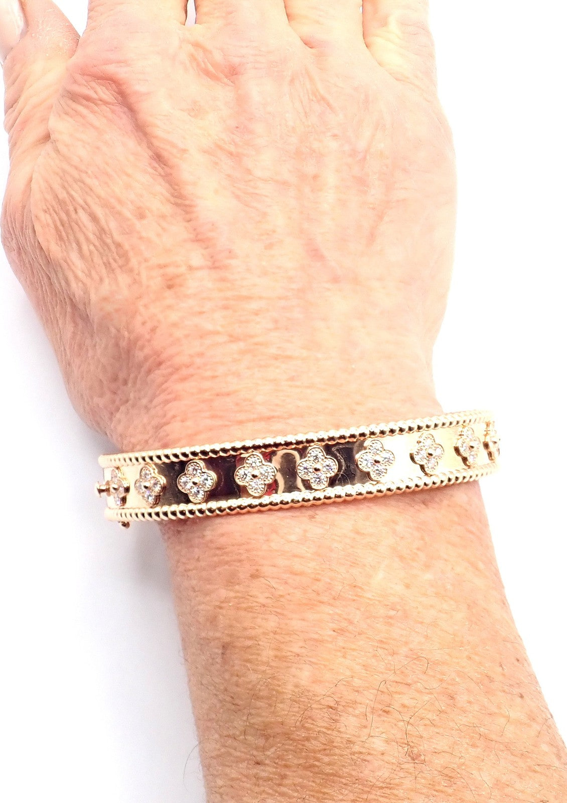 Authentic! Van Cleef & Arpels 18k Rose Gold Diamond Clovers Bangle Bracelet | Fortrove