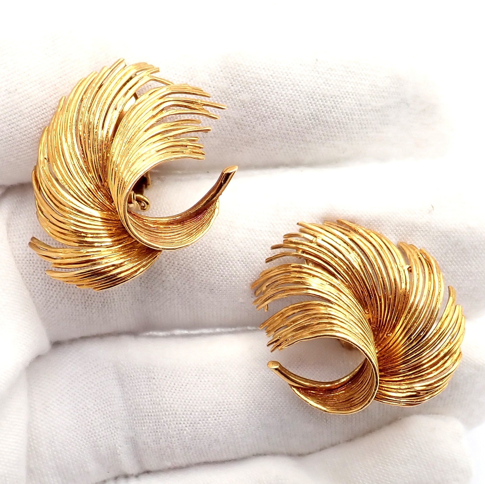 Authentic! Vintage Tiffany & Co 18k Yellow Gold Leaf Earrings | Fortrove