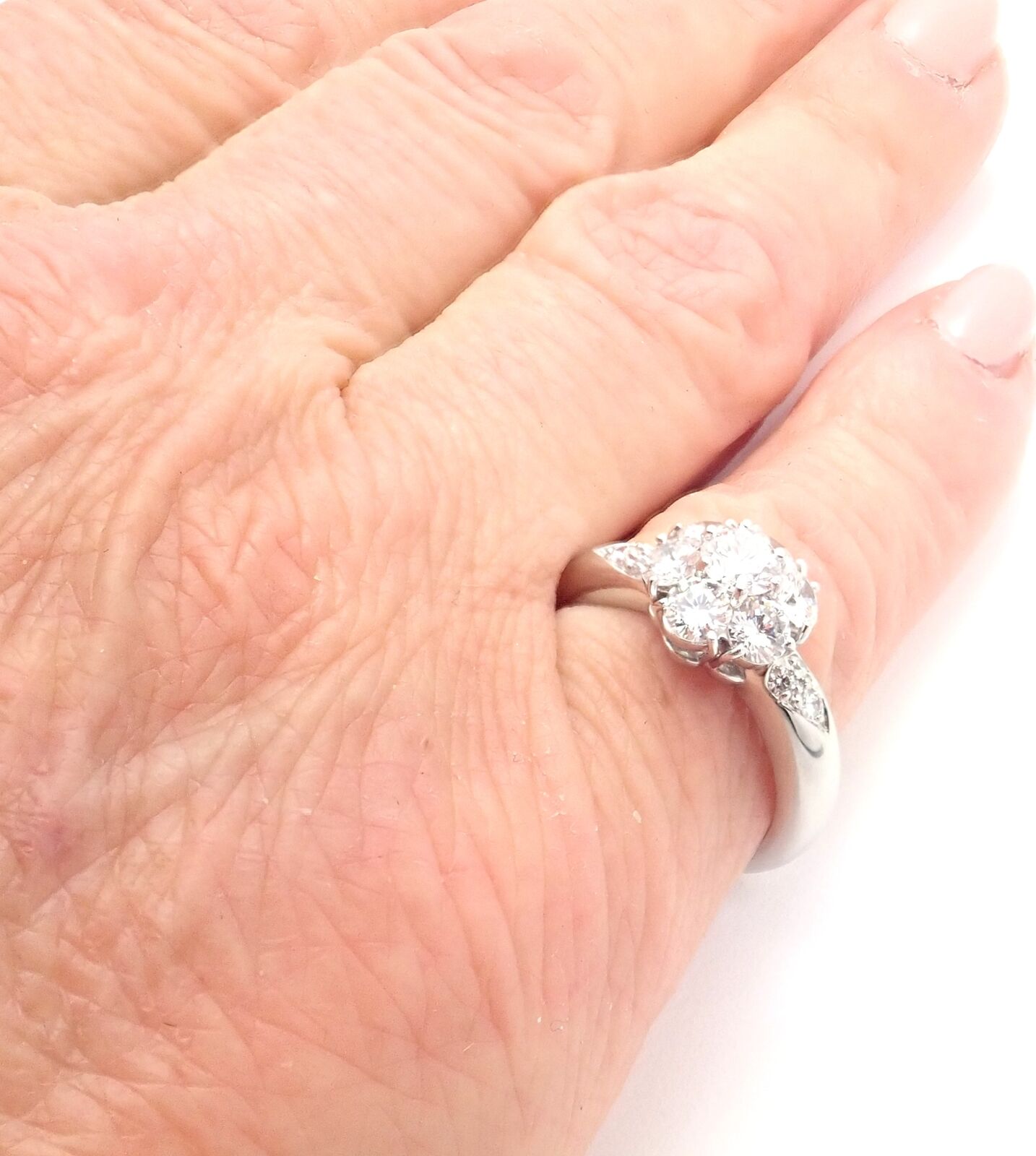 Authentic! Van Cleef & Arpels Platinum Diamond Fleurette Flower Ring | Fortrove