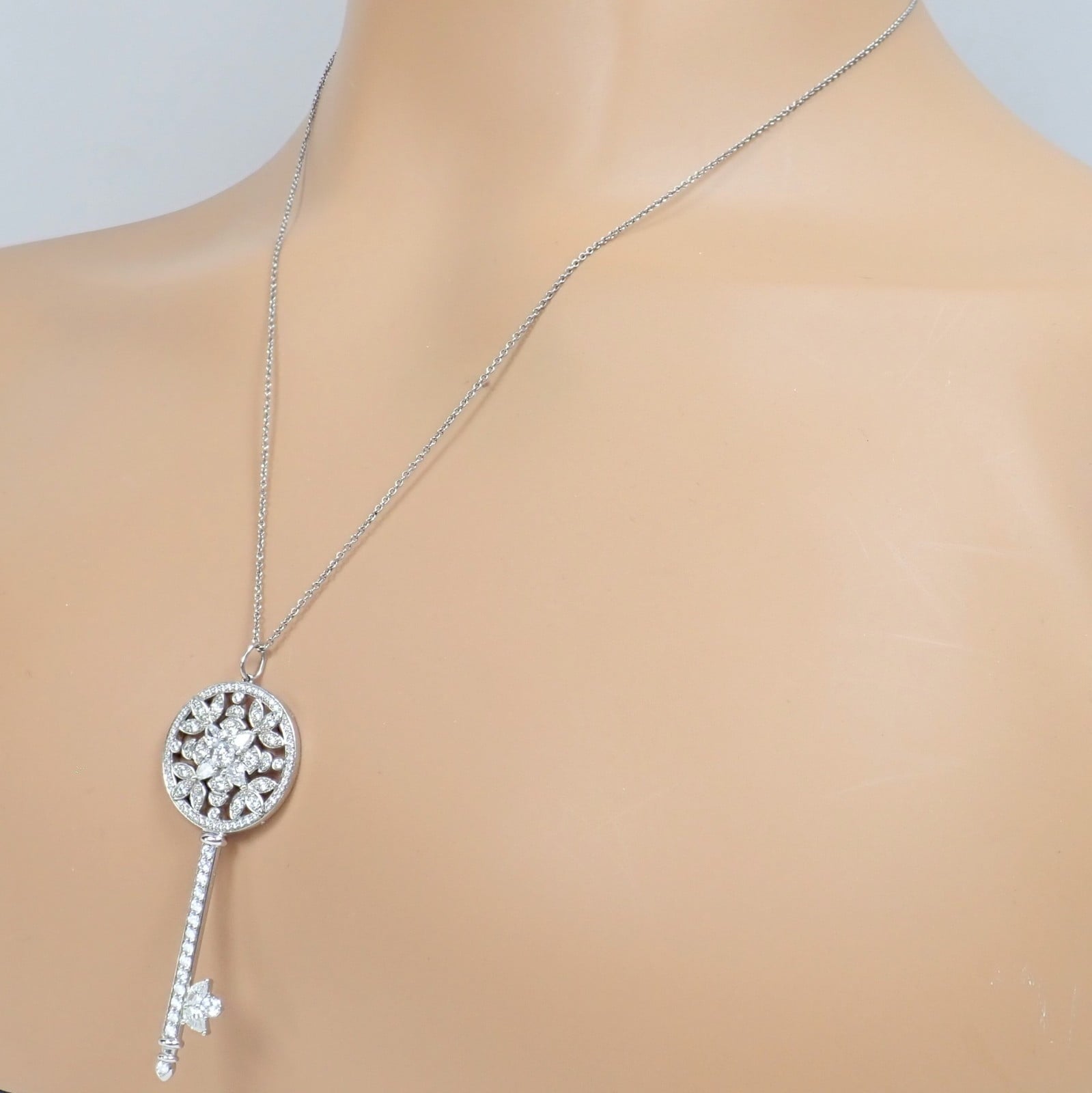 Authentic! Tiffany & Co Platinum Large Victoria Vine Key Pendant Necklace | Fortrove