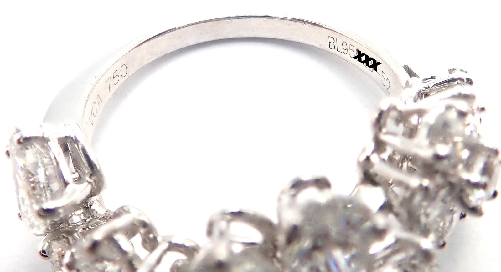 Authentic! Van Cleef & Arpels Folie des Pres 18k White Gold Diamond Flower Ring | Fortrove