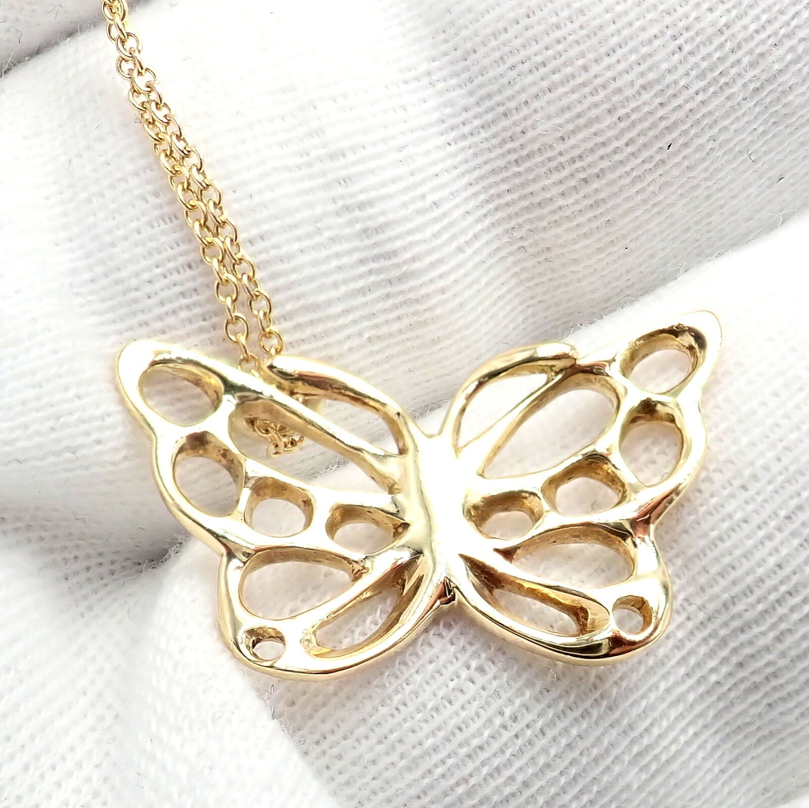 Authentic! Tiffany & Co Cummings 18k Yellow Gold Butterfly Pendant Necklace 1988 | Fortrove