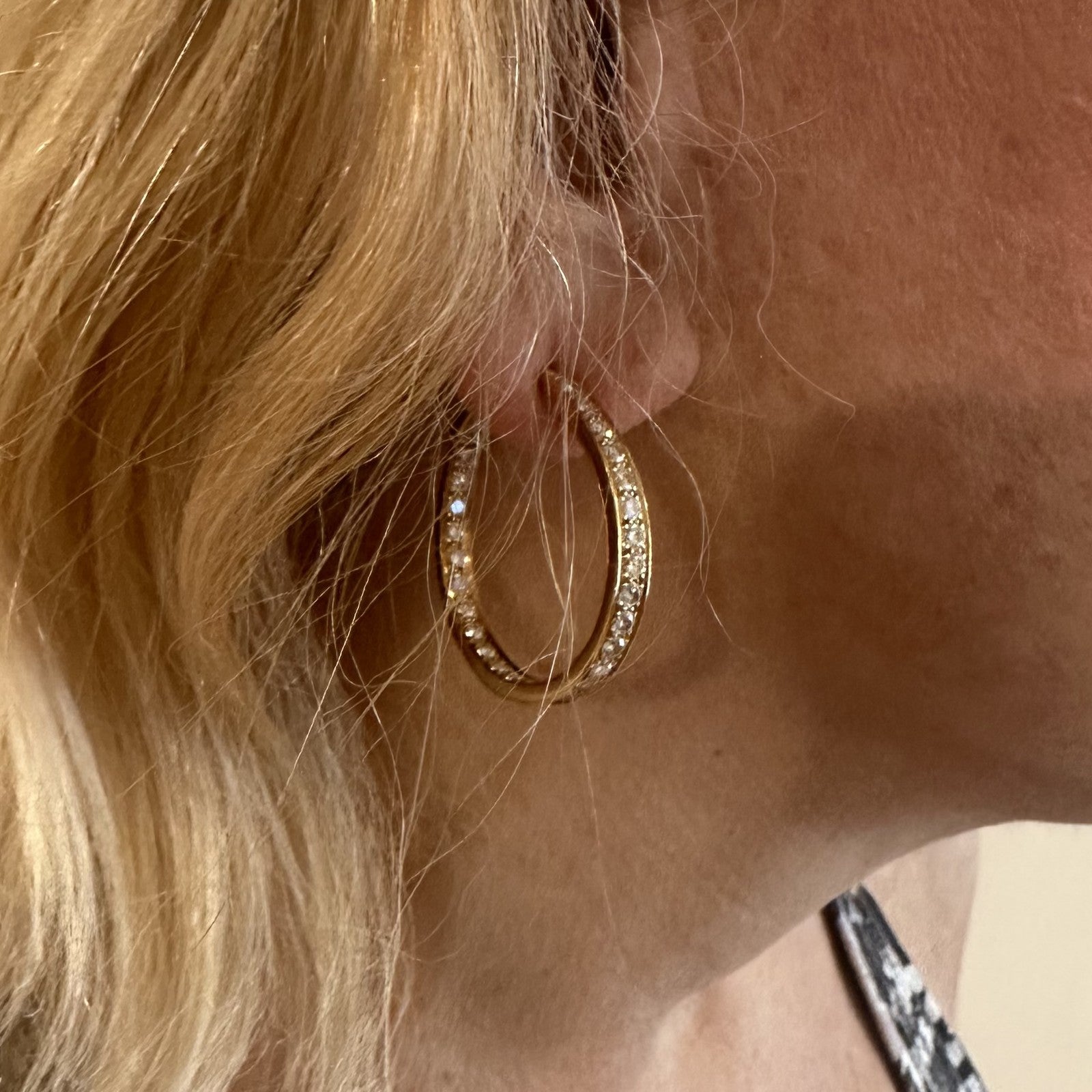 Authentic! Van Cleef & Arpels 18k Yellow Gold Diamond Large Hoop Earrings | Fortrove