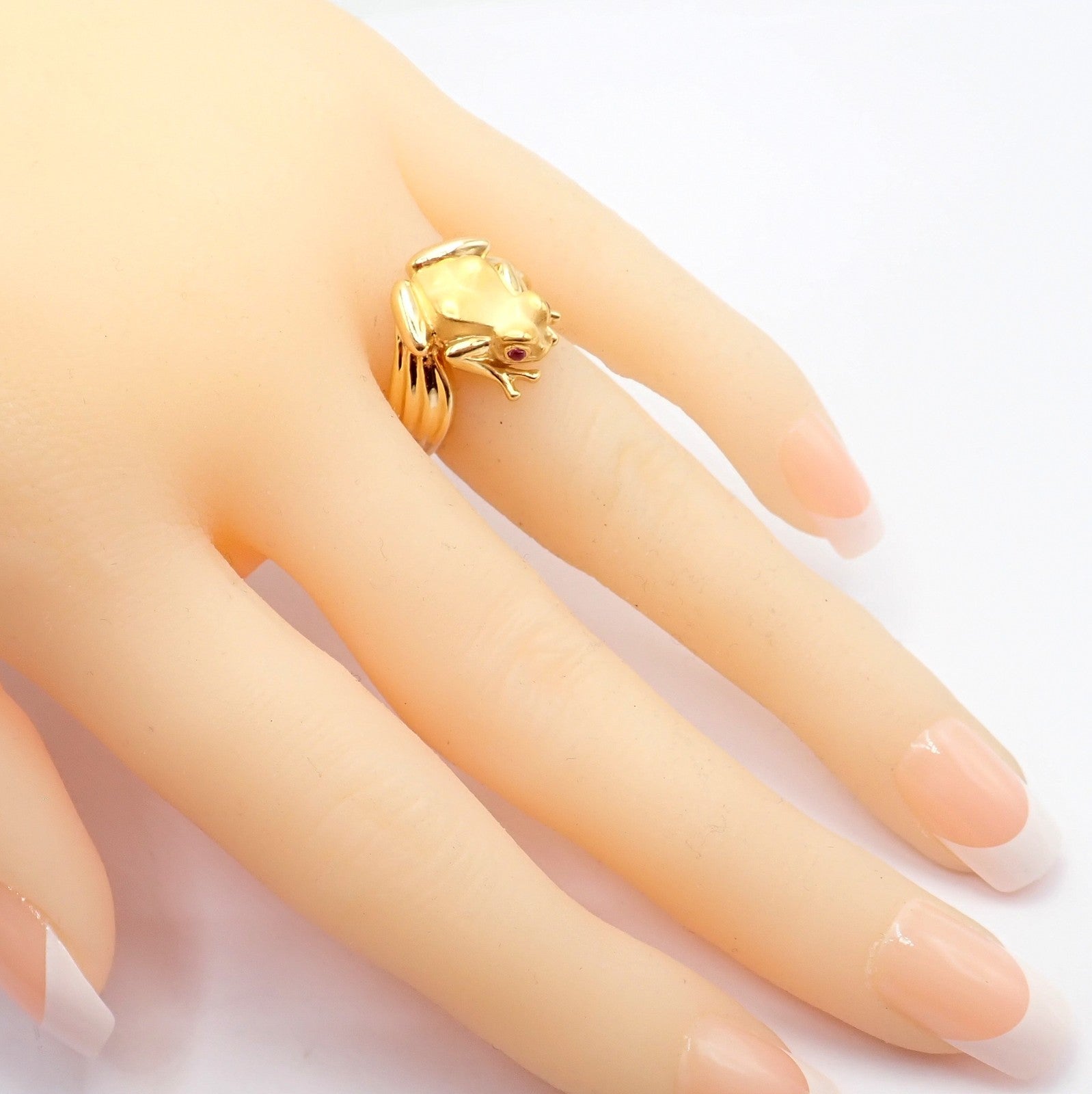 Rare! Carrera Y Carrera CyC 18k Yellow Gold Frog Ruby Ring | Fortrove