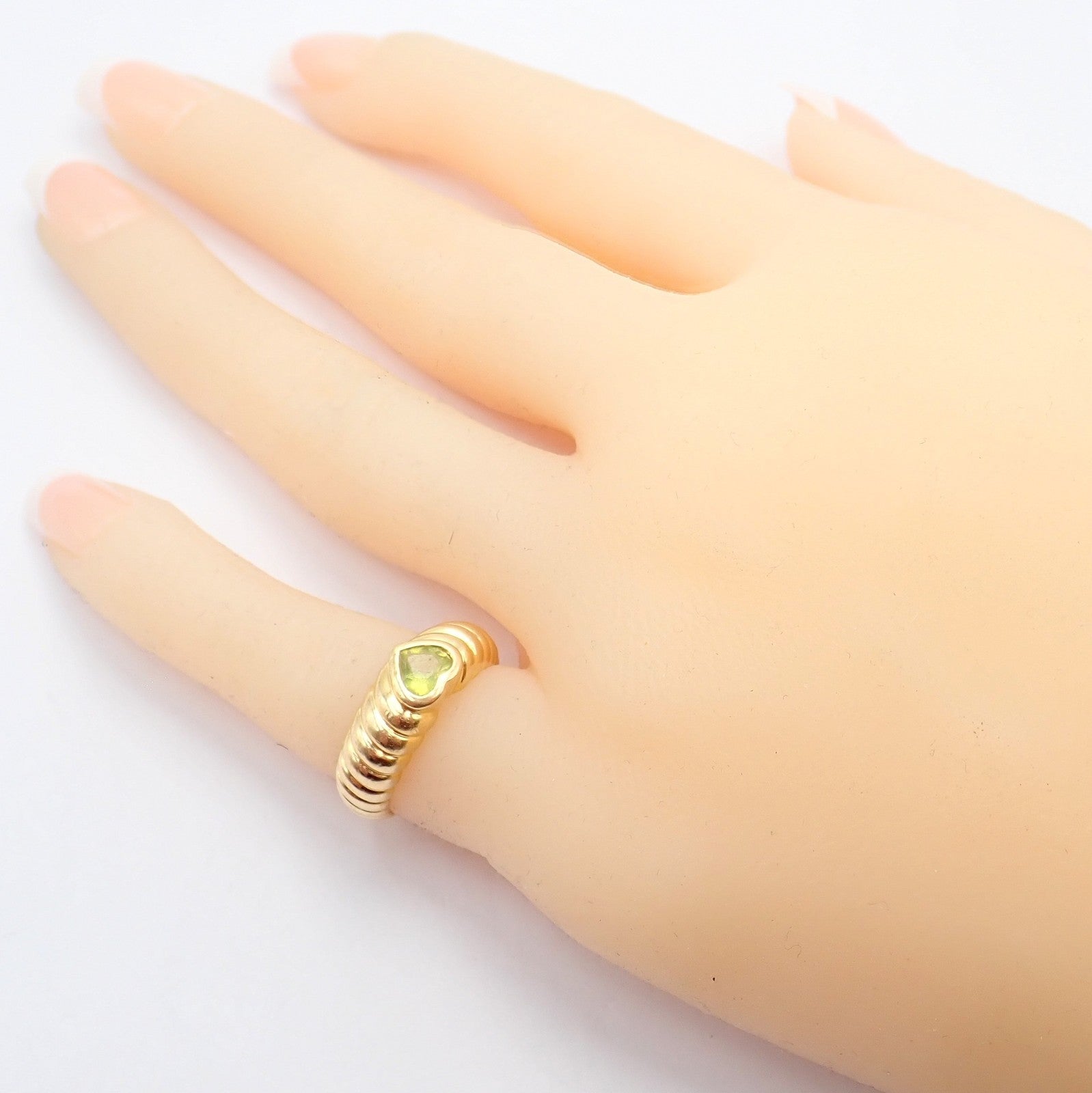 Vintage! Authentic Tiffany & Co 18k Yellow Gold Scalloped Heart Peridot Ring | Fortrove