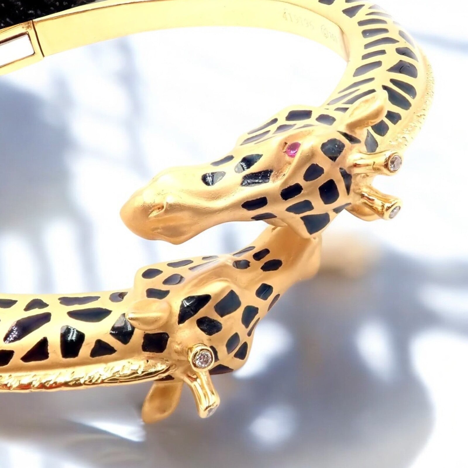 Carrera Y Carrera Giraffe 18k Yellow Gold Diamond Enamel Bangle Bracelet | Fortrove