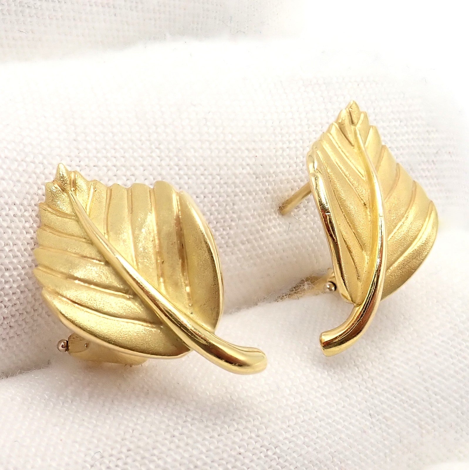 Vintage! Authentic Tiffany & Co Leaf 18k Yellow Gold Earrings 2003 | Fortrove