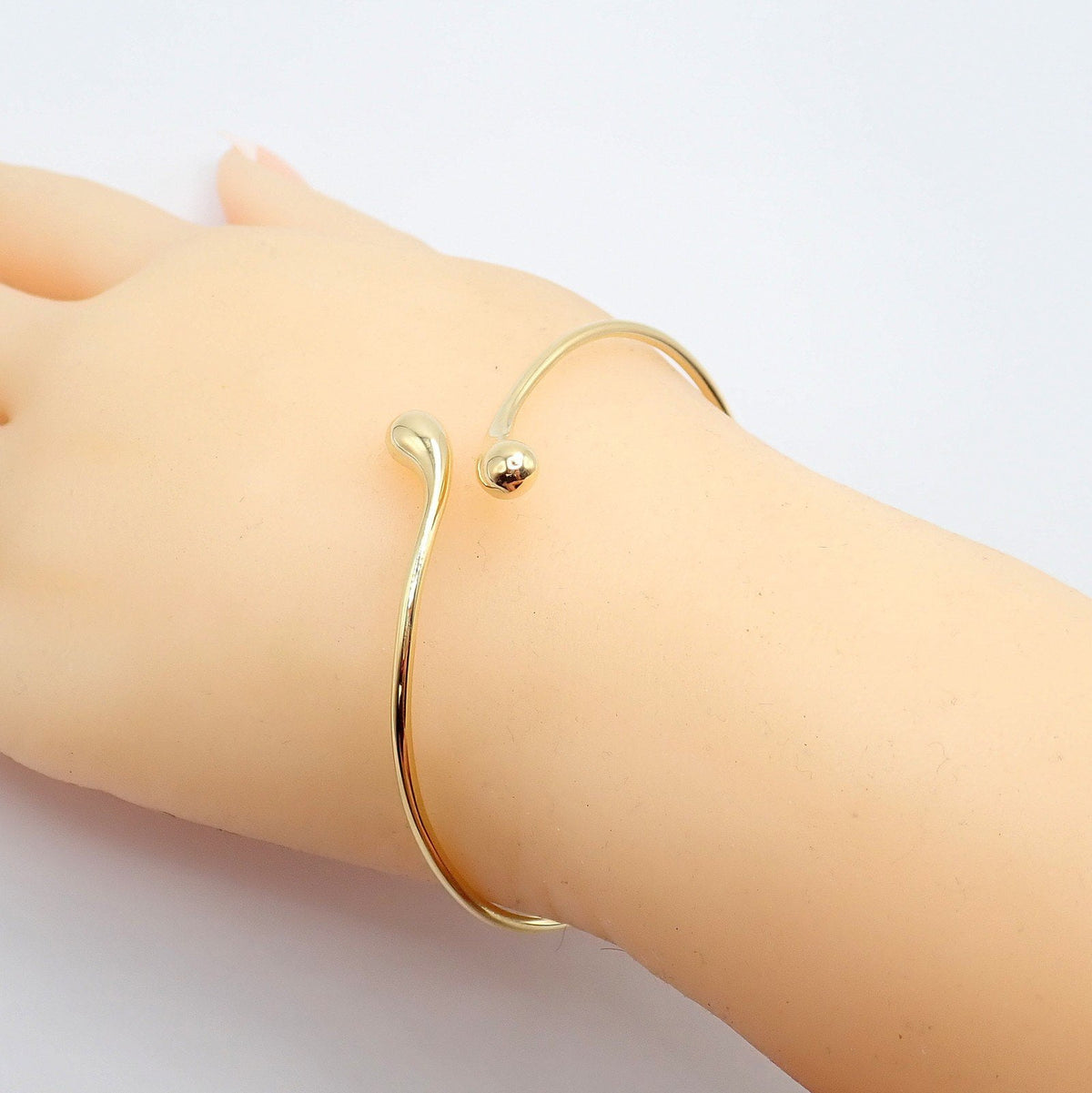 Tiffany & Co. Jewelry & Watches:Fine Jewelry:Bracelets & Charms Vintage! Tiffany & Co Peretti 18k Yellow Gold Double Teardrop Bangle Bracelet