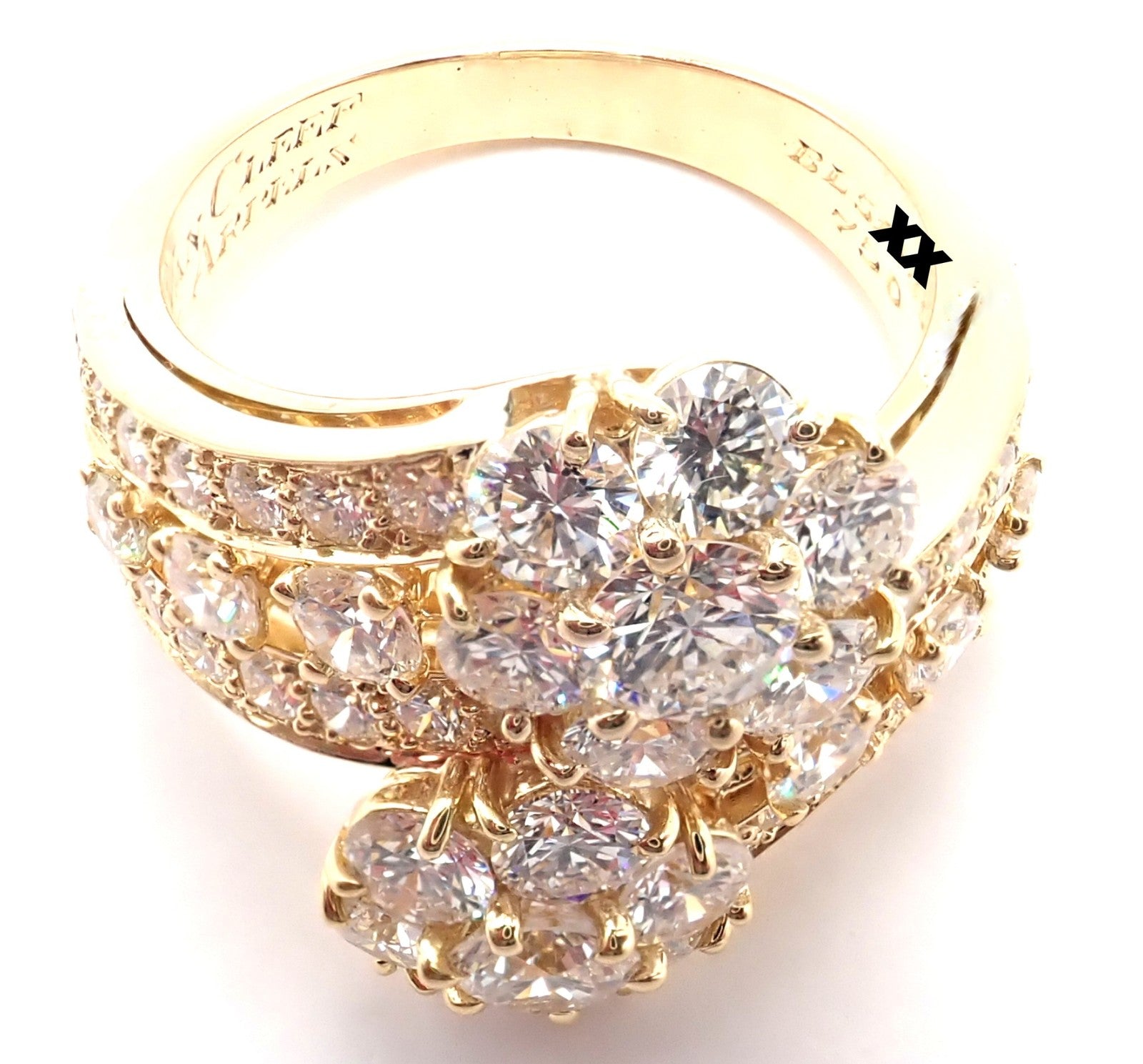 Authentic! Van Cleef & Arpels Snowflake 18k Yellow Gold Diamond Two Flower Ring | Fortrove
