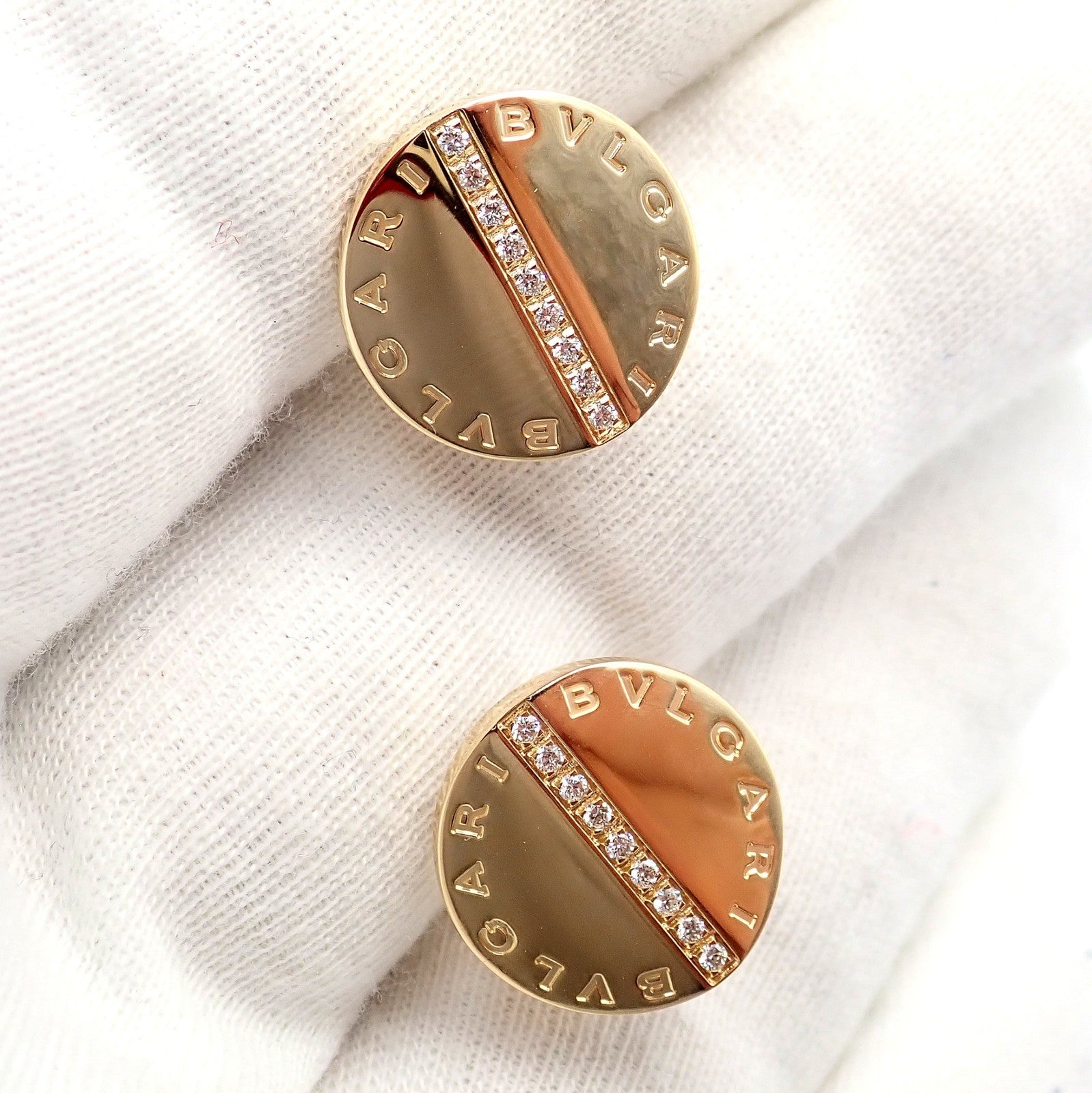Authentic! Bvlgari Bulgari 18k Yellow Gold Diamond Classic Round Cufflinks | Fortrove