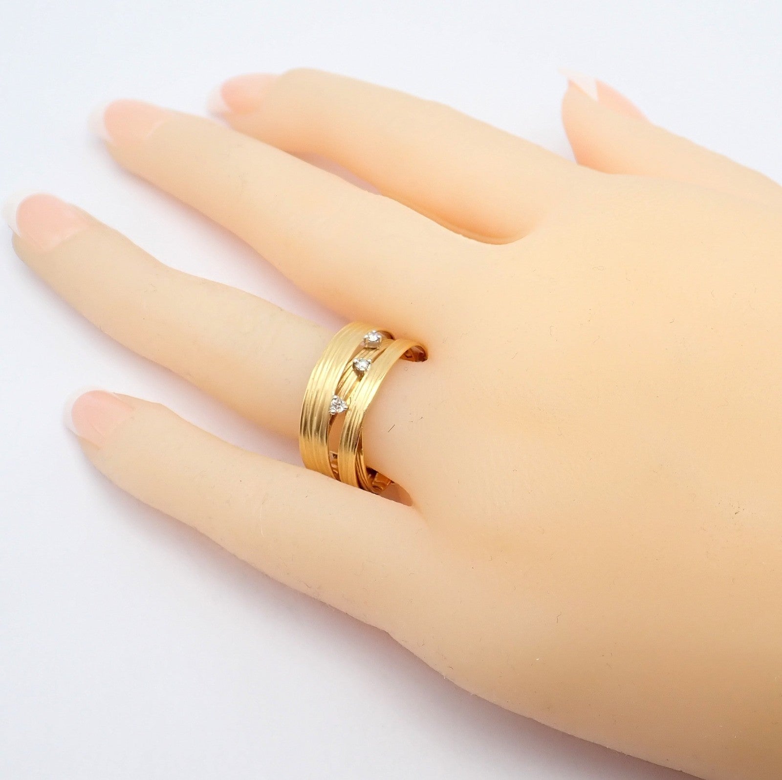 Authentic! Roberto Coin 18k Yellow Gold Diamond Silk Weave Ring sz 7 | Fortrove