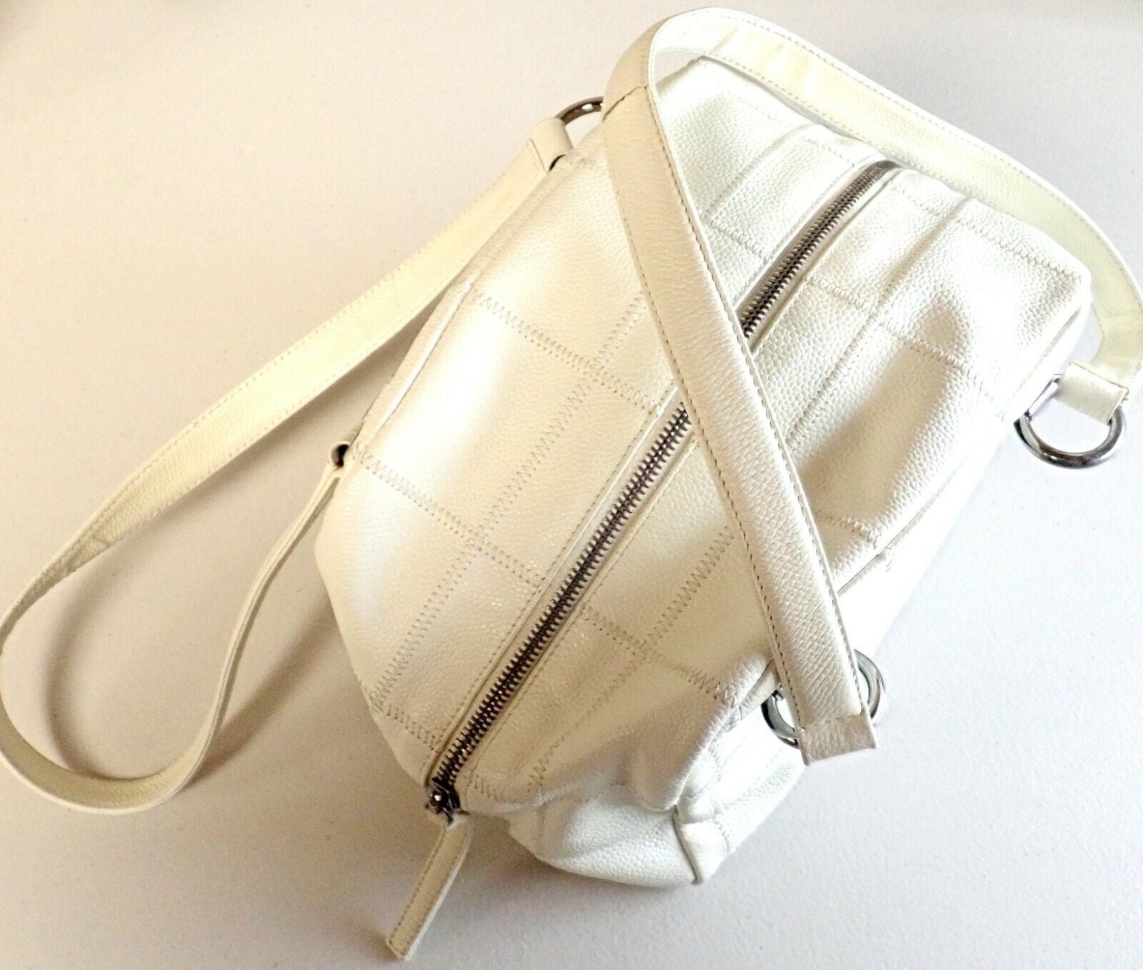 WOW! AUTHENTIC 2005 CHANEL LAX SQUARE STITCH CREAM CAVIAR LEATHER HANDBAG | Fortrove
