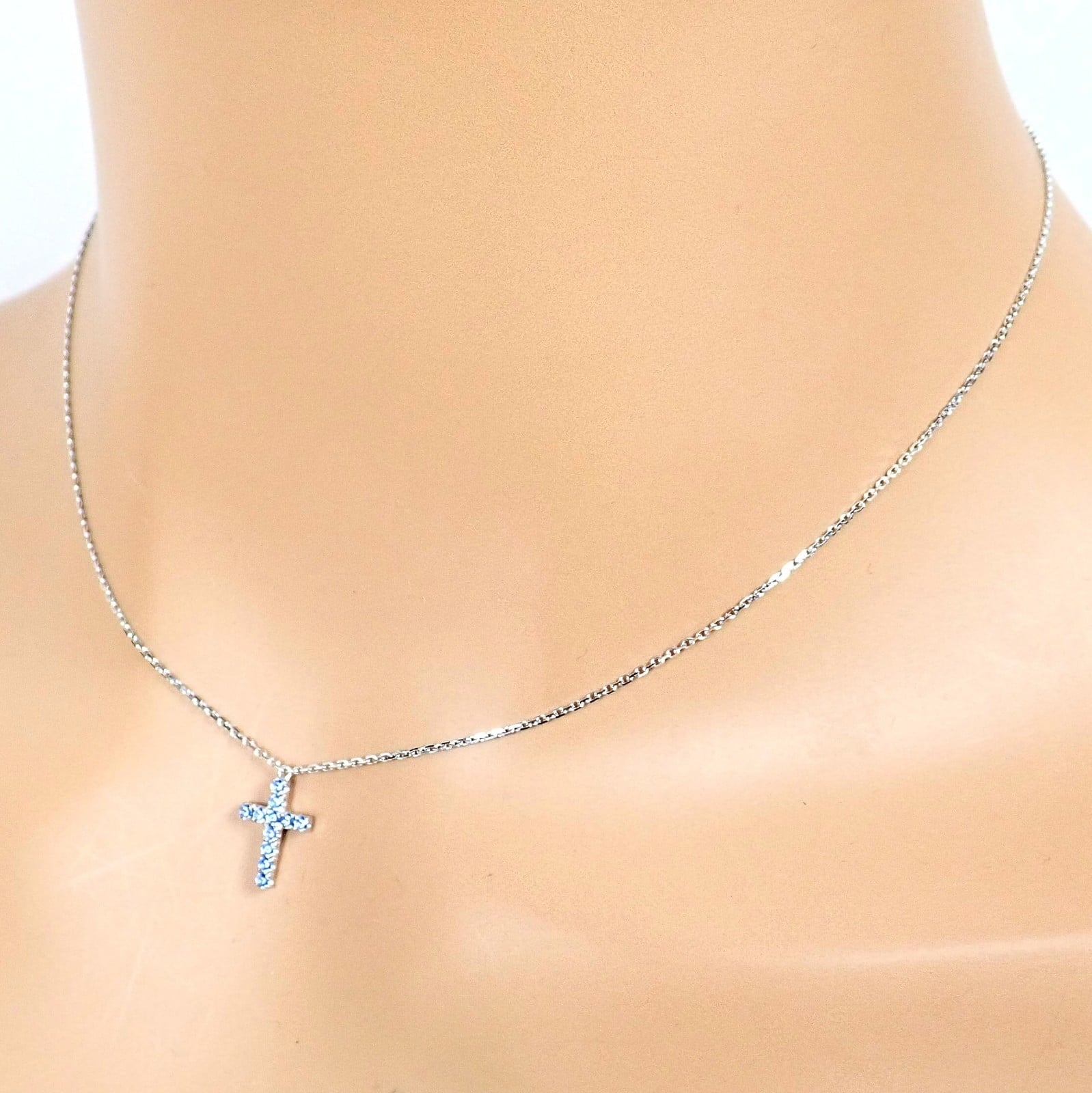 Authentic! Cartier 18k White Gold Sweet Cross Blue Sapphire Pendant Necklace | Fortrove